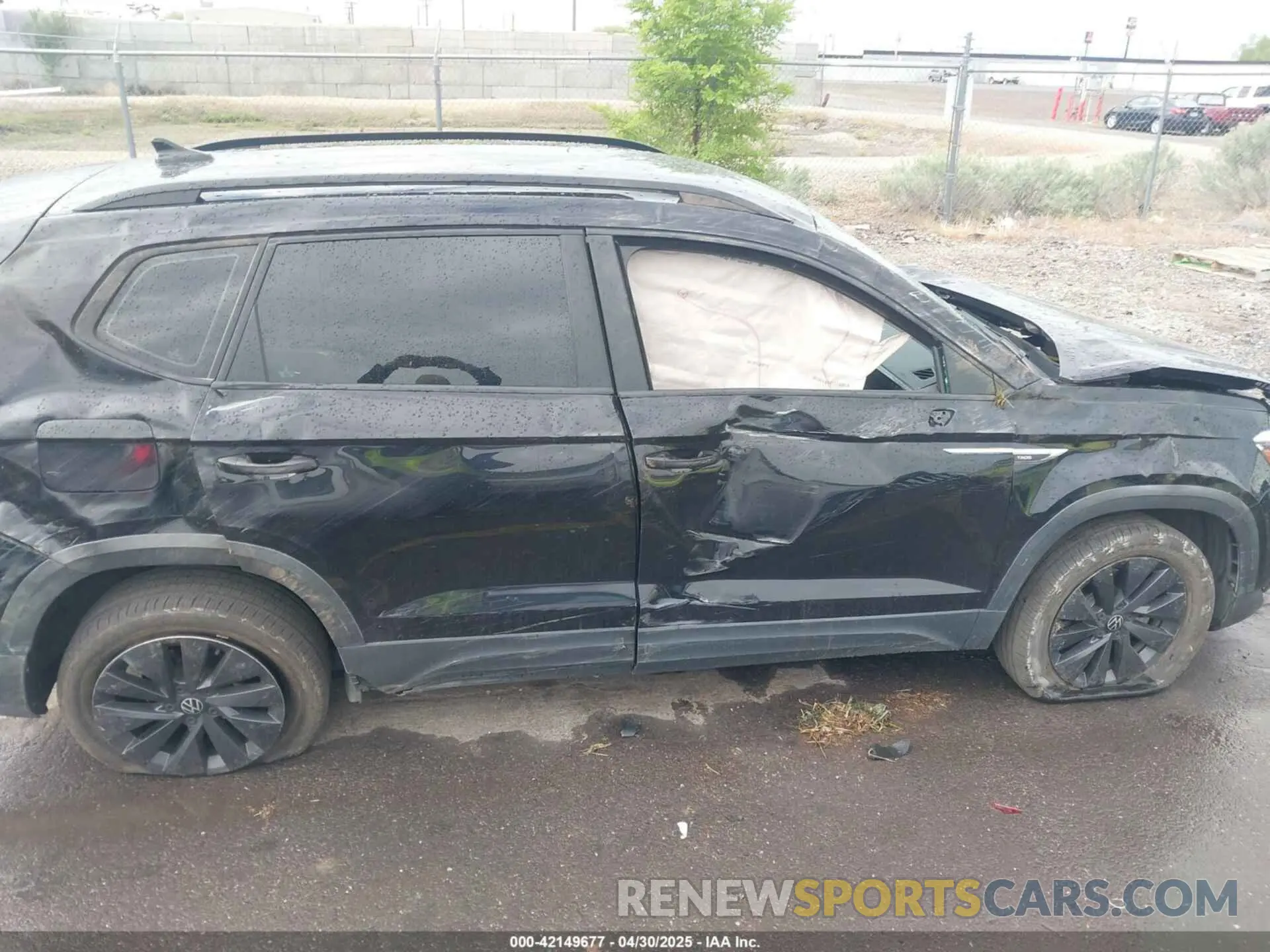 13 Photograph of a damaged car 3VVCX7B20NM005897 VOLKSWAGEN TAOS 2022