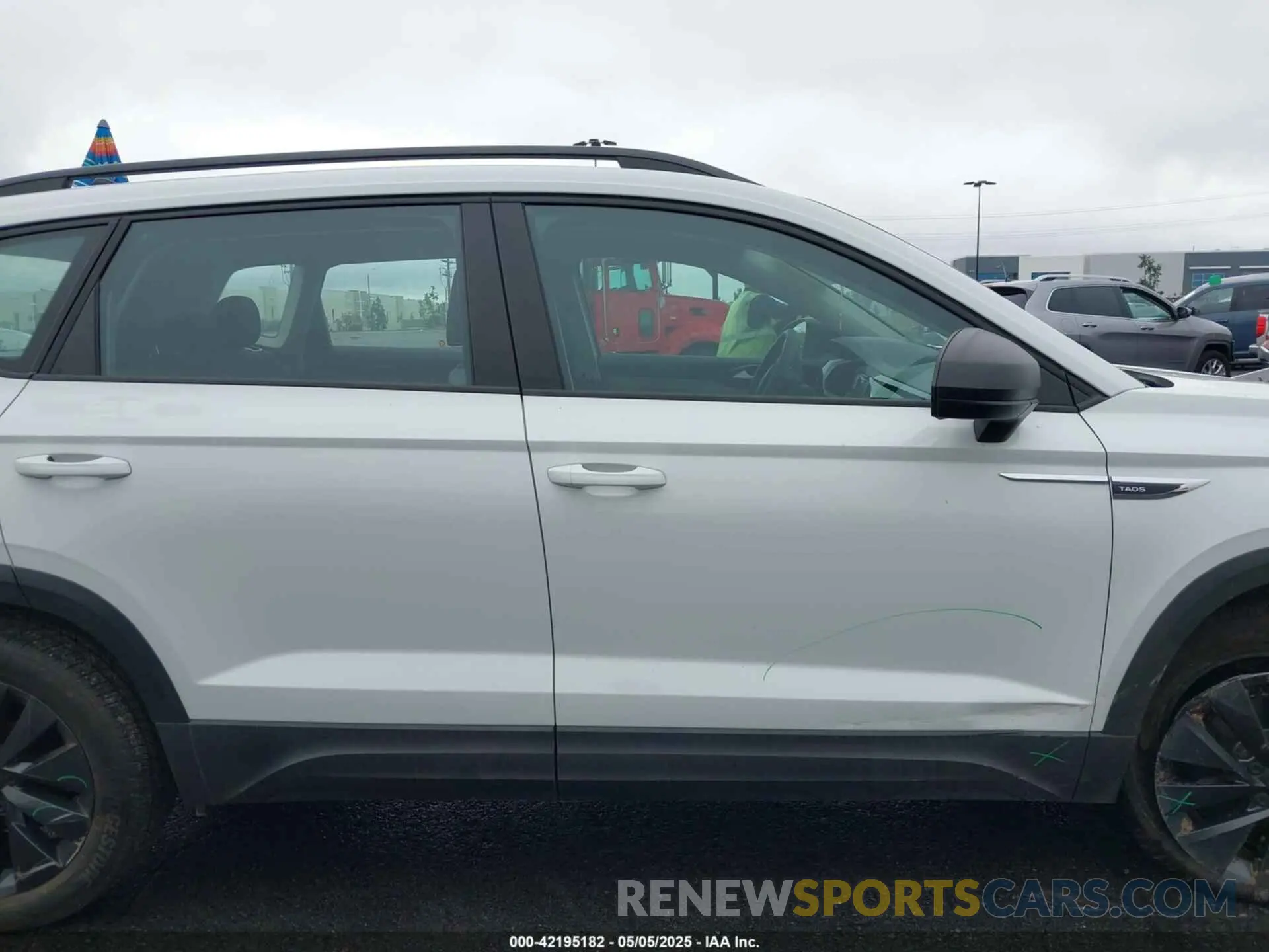 13 Photograph of a damaged car 3VVCX7B20NM056509 VOLKSWAGEN TAOS 2022