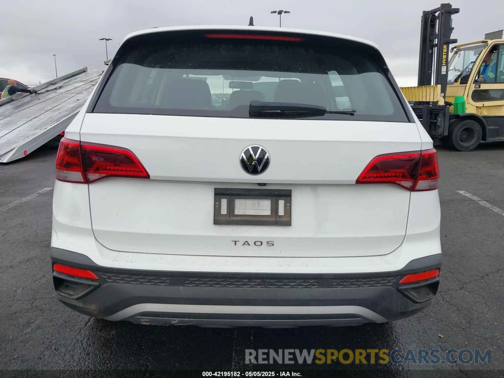 16 Photograph of a damaged car 3VVCX7B20NM056509 VOLKSWAGEN TAOS 2022