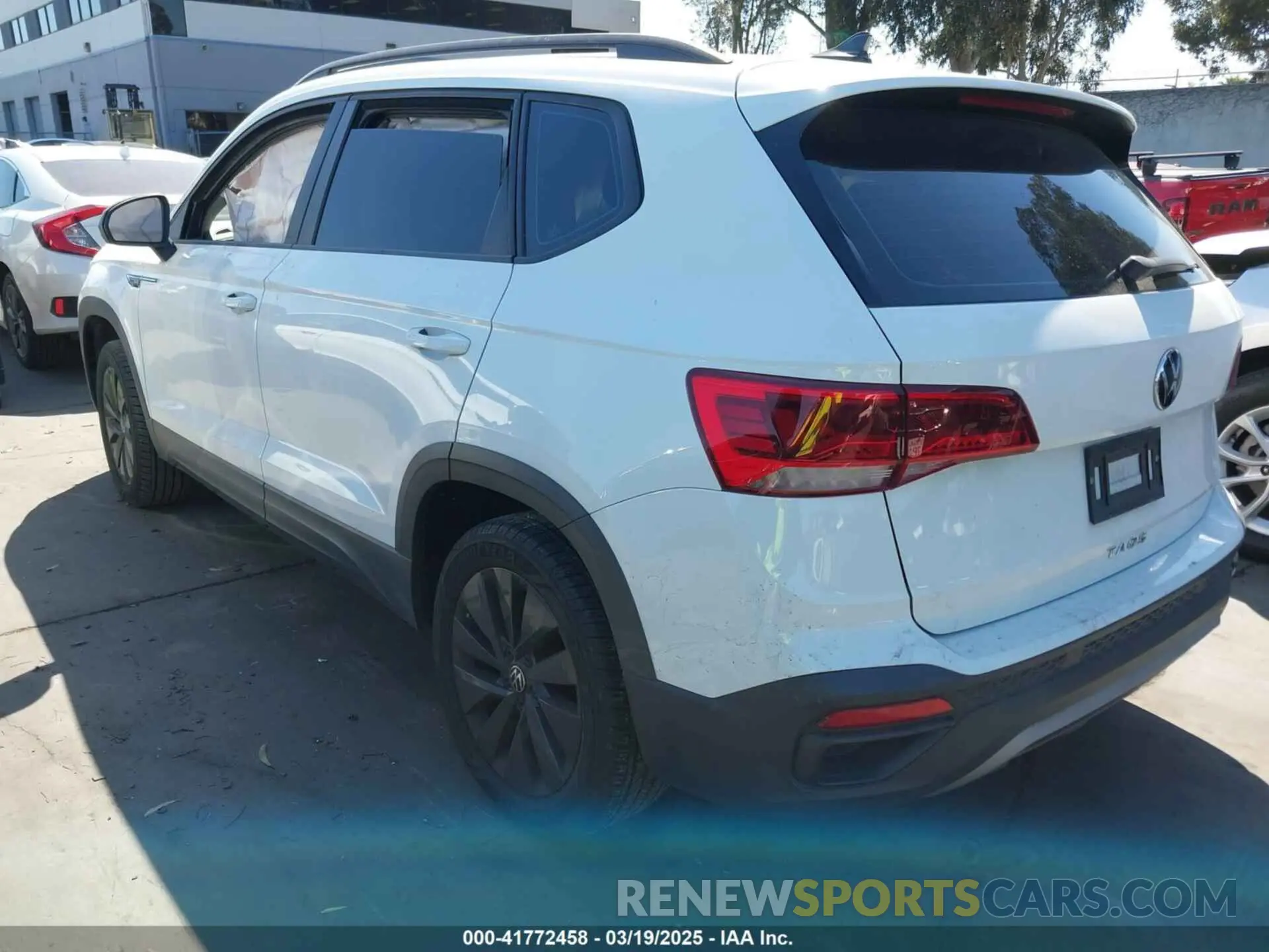 3 Photograph of a damaged car 3VVCX7B23NM006994 VOLKSWAGEN TAOS 2022