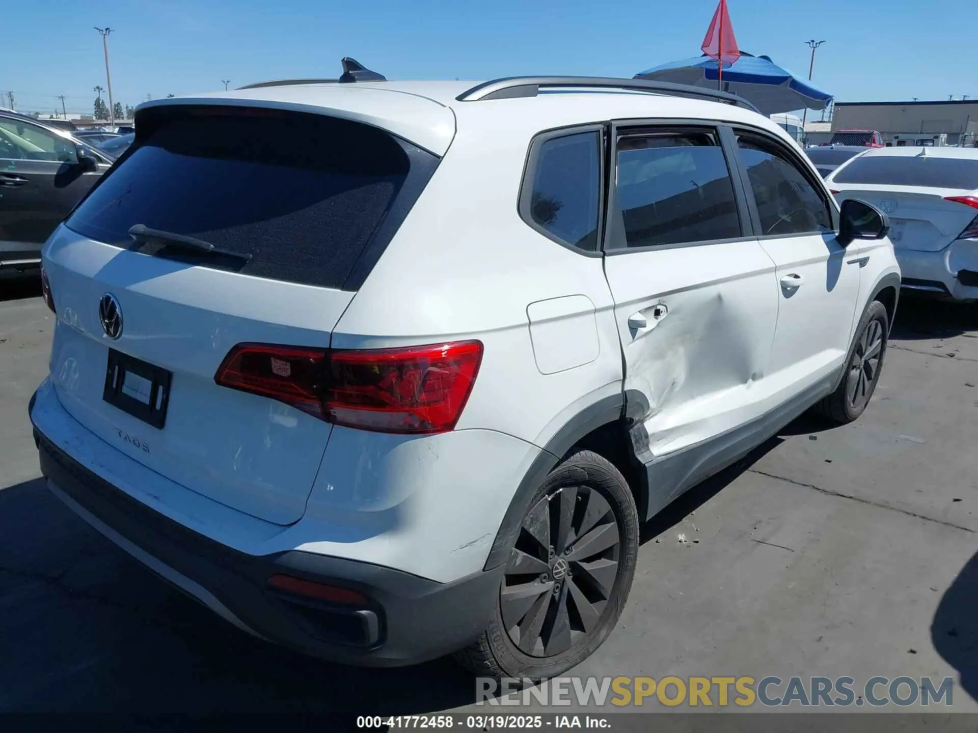4 Photograph of a damaged car 3VVCX7B23NM006994 VOLKSWAGEN TAOS 2022