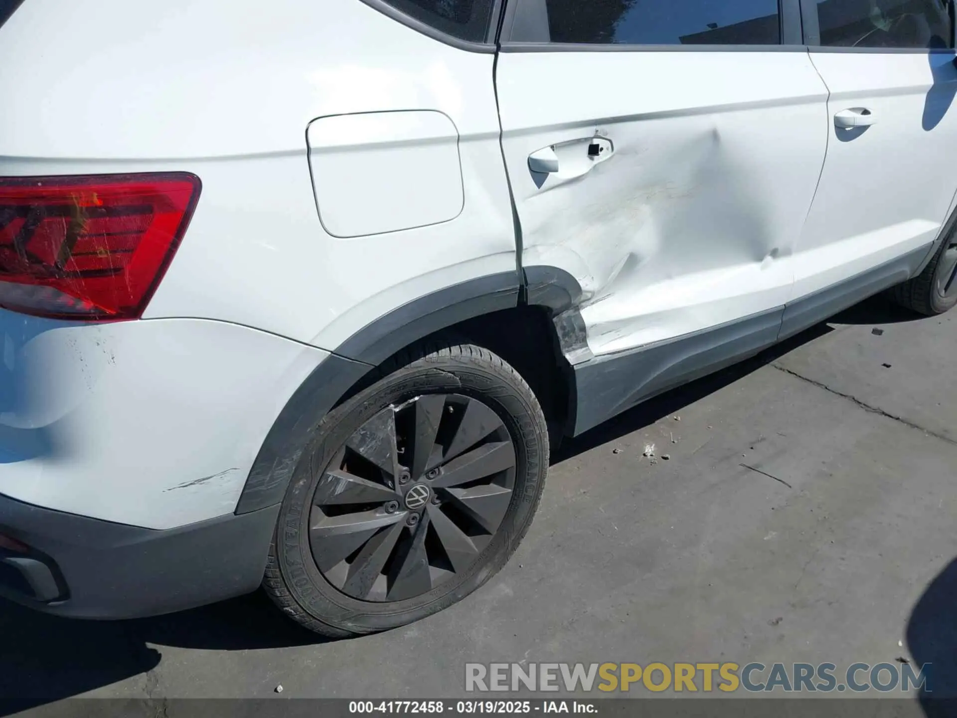 6 Photograph of a damaged car 3VVCX7B23NM006994 VOLKSWAGEN TAOS 2022