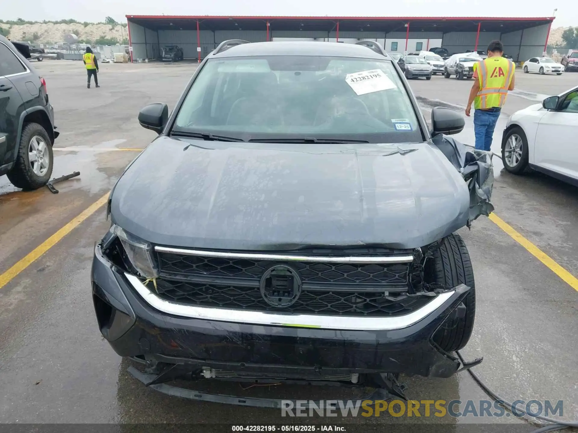 13 Photograph of a damaged car 3VVCX7B25NM051192 VOLKSWAGEN TAOS 2022
