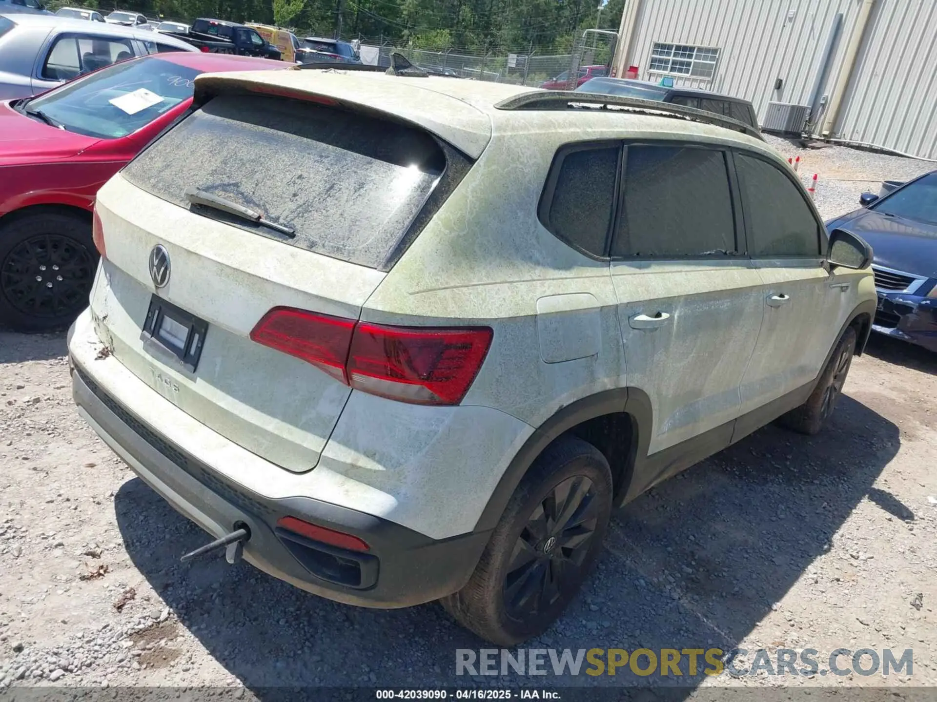 4 Photograph of a damaged car 3VVCX7B26NM008304 VOLKSWAGEN TAOS 2022