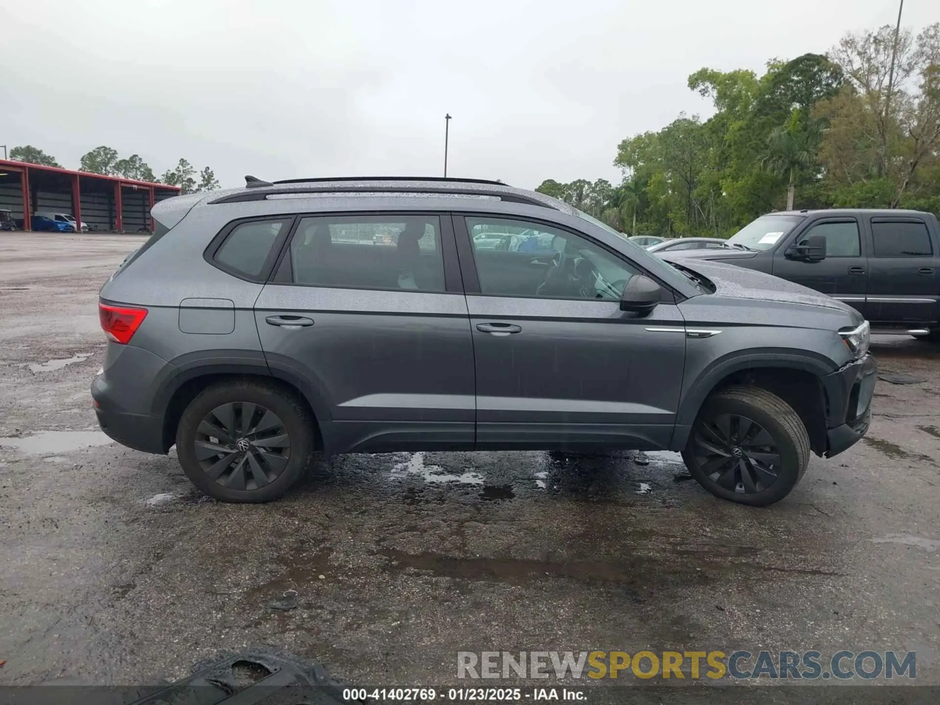 13 Photograph of a damaged car 3VVCX7B28NM066267 VOLKSWAGEN TAOS 2022