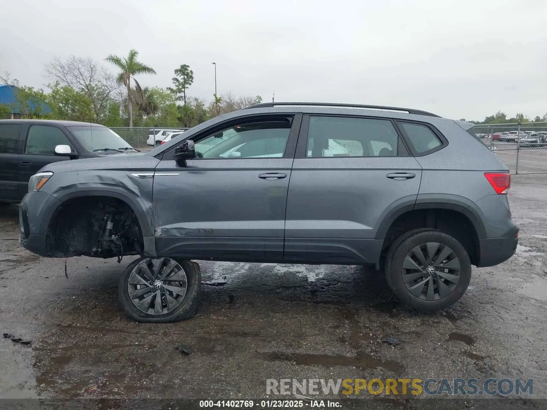 14 Photograph of a damaged car 3VVCX7B28NM066267 VOLKSWAGEN TAOS 2022