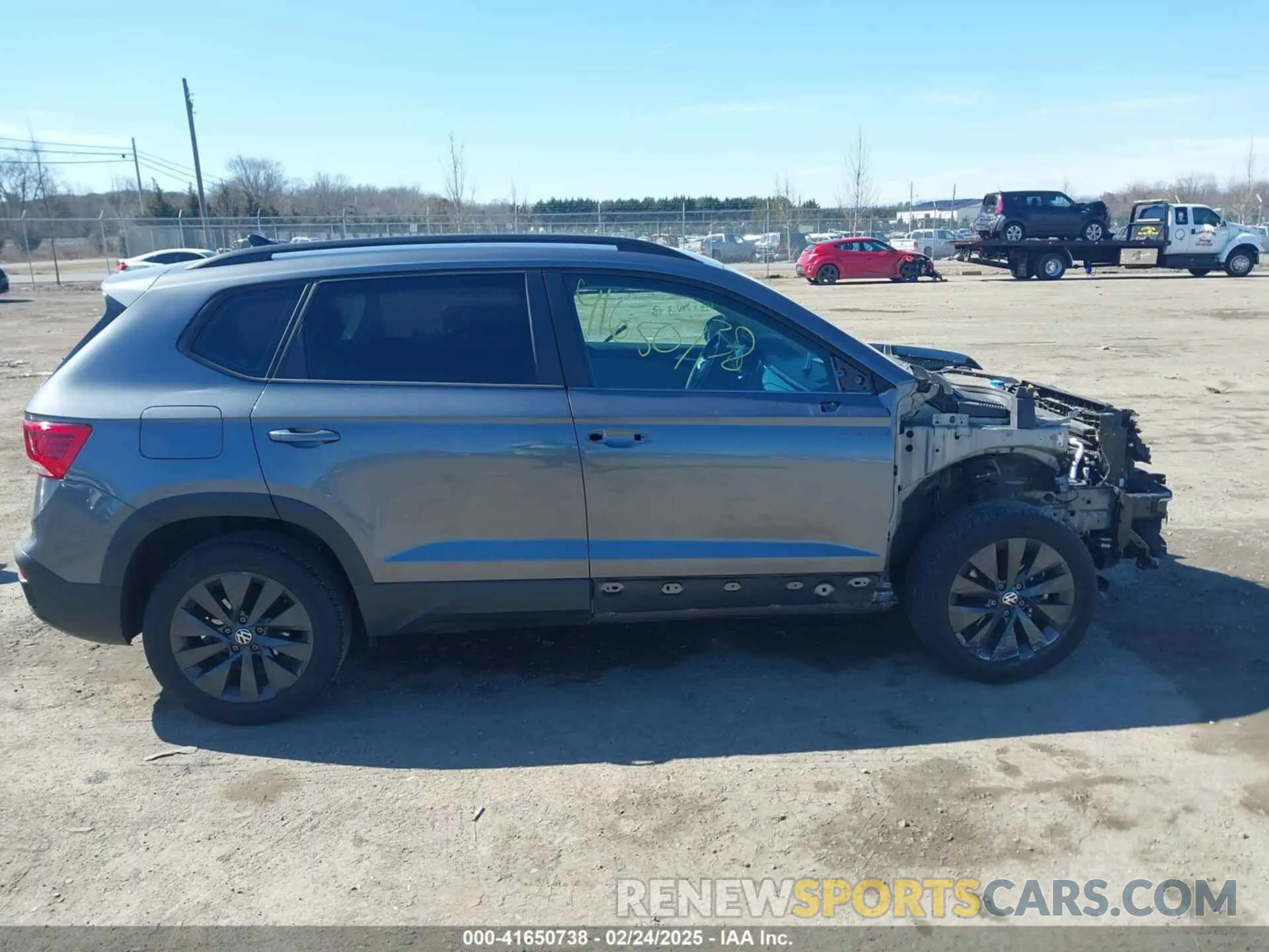 13 Photograph of a damaged car 3VVCX7B2XNM005826 VOLKSWAGEN TAOS 2022