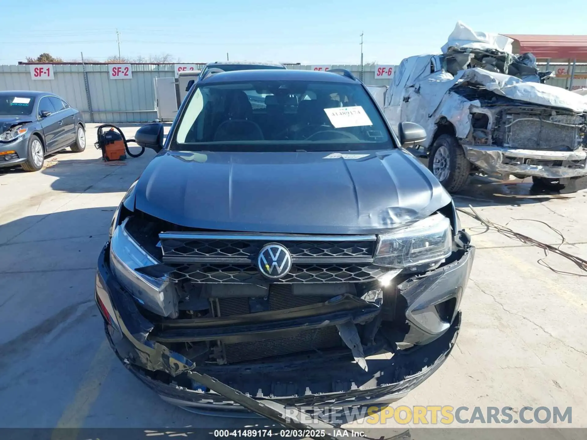 12 Photograph of a damaged car 3VVDX7B21NM005556 VOLKSWAGEN TAOS 2022