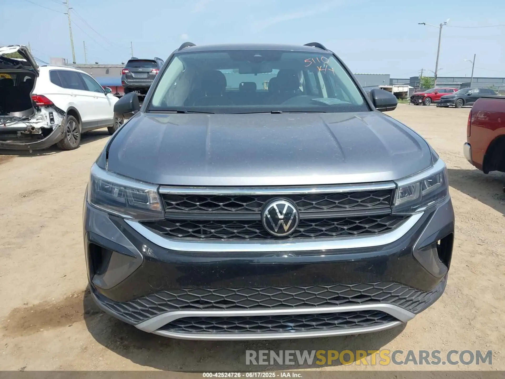 12 Photograph of a damaged car 3VVDX7B25NM005110 VOLKSWAGEN TAOS 2022
