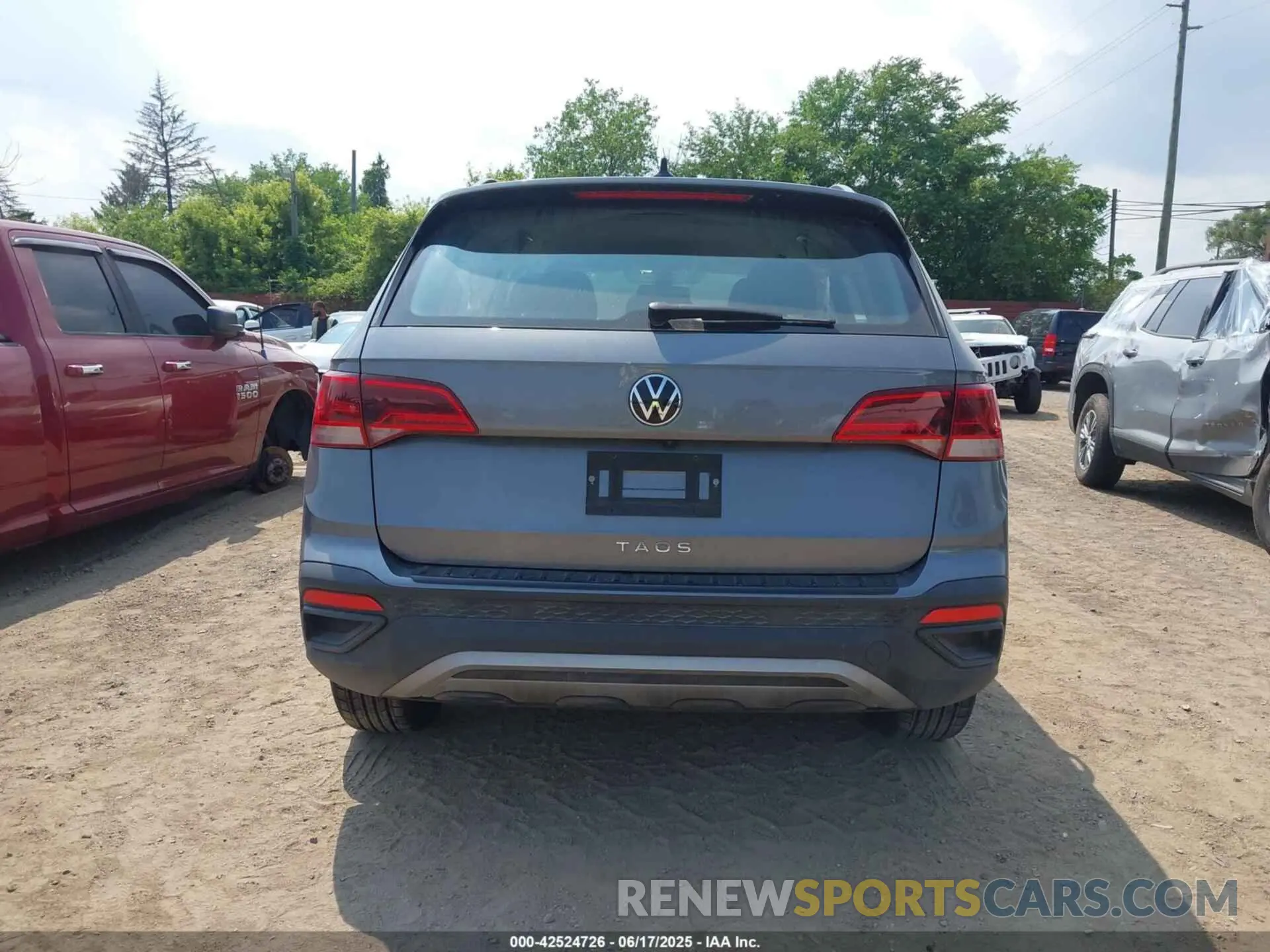 16 Photograph of a damaged car 3VVDX7B25NM005110 VOLKSWAGEN TAOS 2022