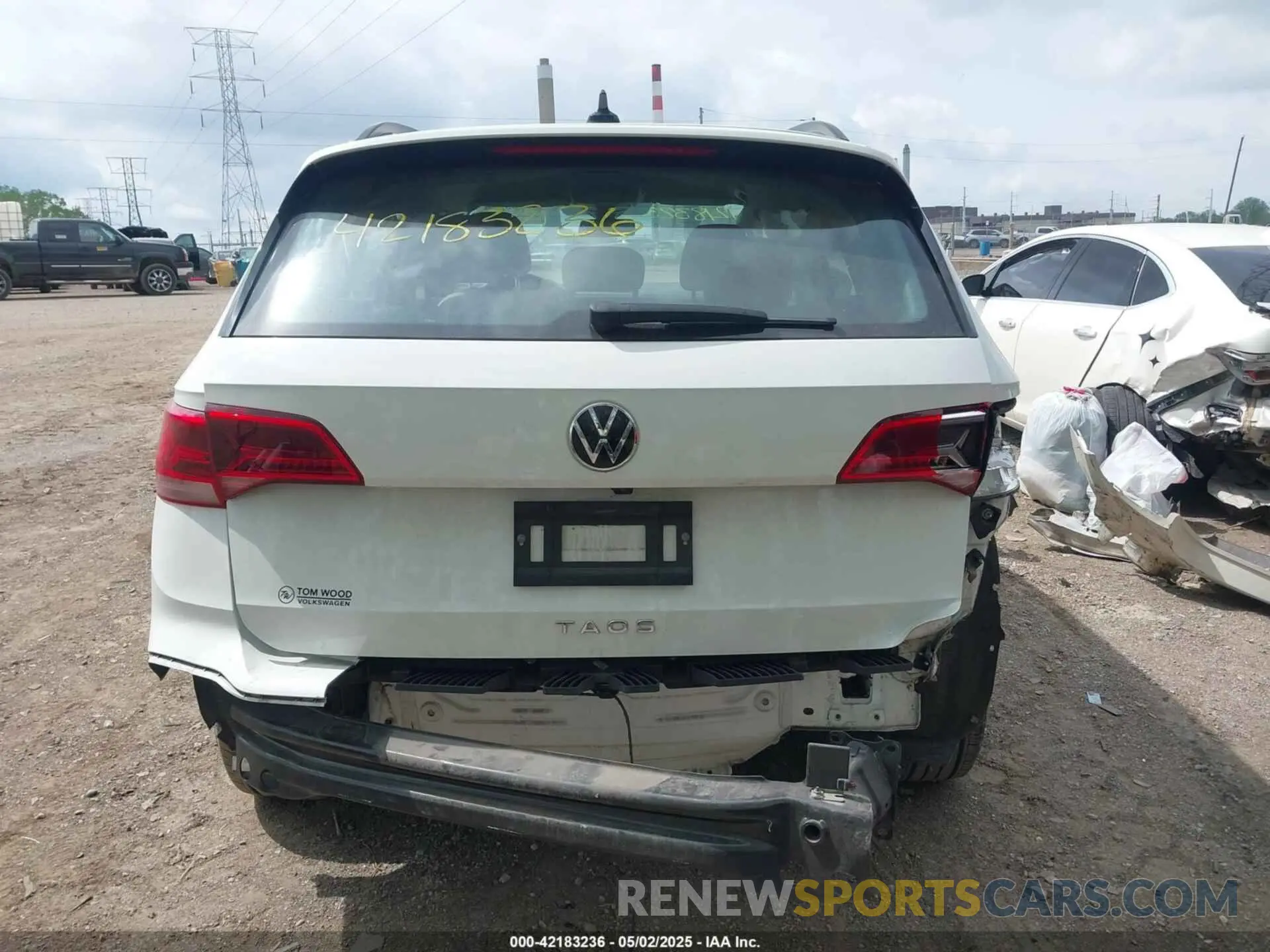 17 Photograph of a damaged car 3VVDX7B26NM002328 VOLKSWAGEN TAOS 2022