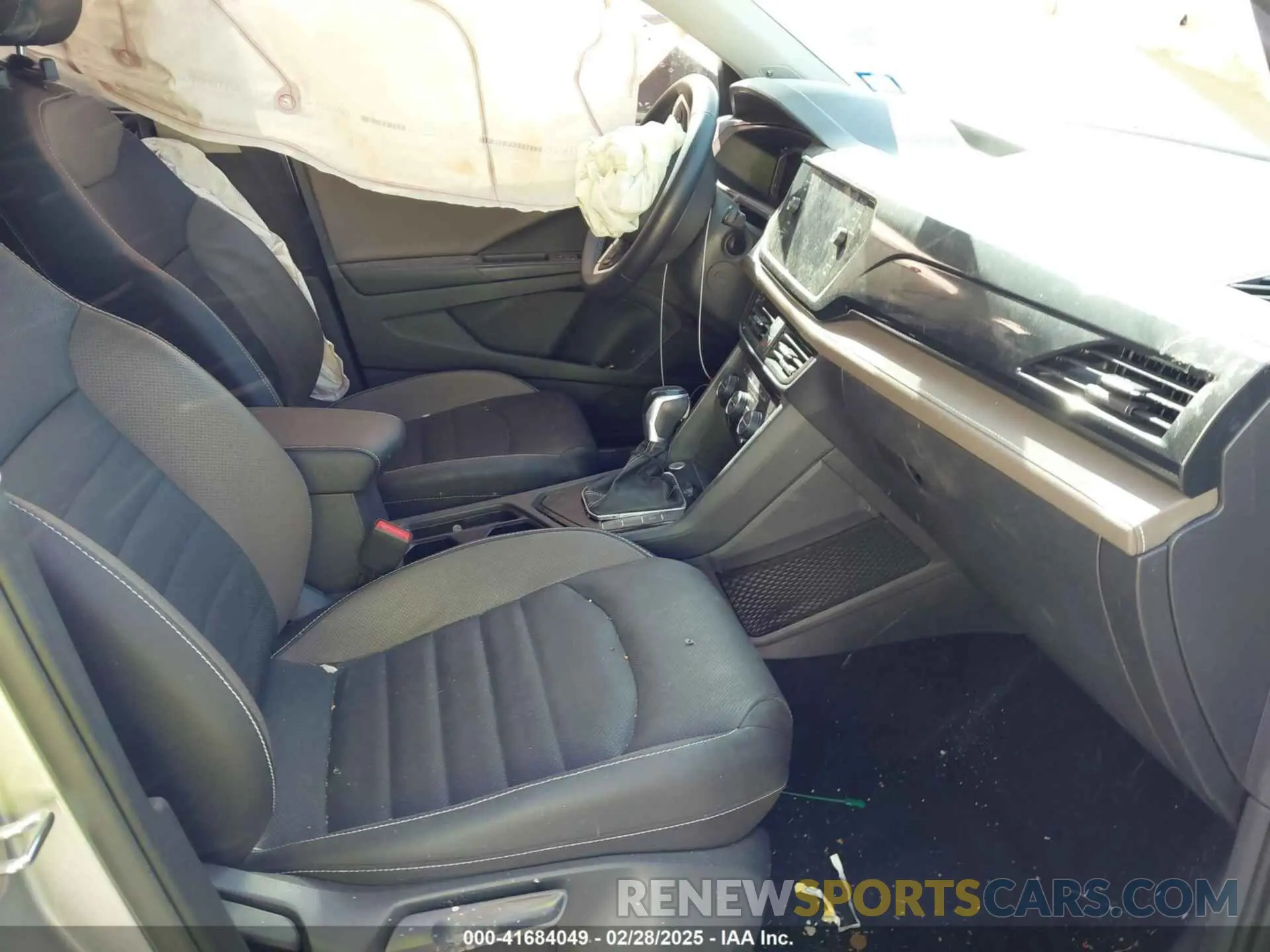 5 Photograph of a damaged car 3VVGX7B29NM001350 VOLKSWAGEN TAOS 2022