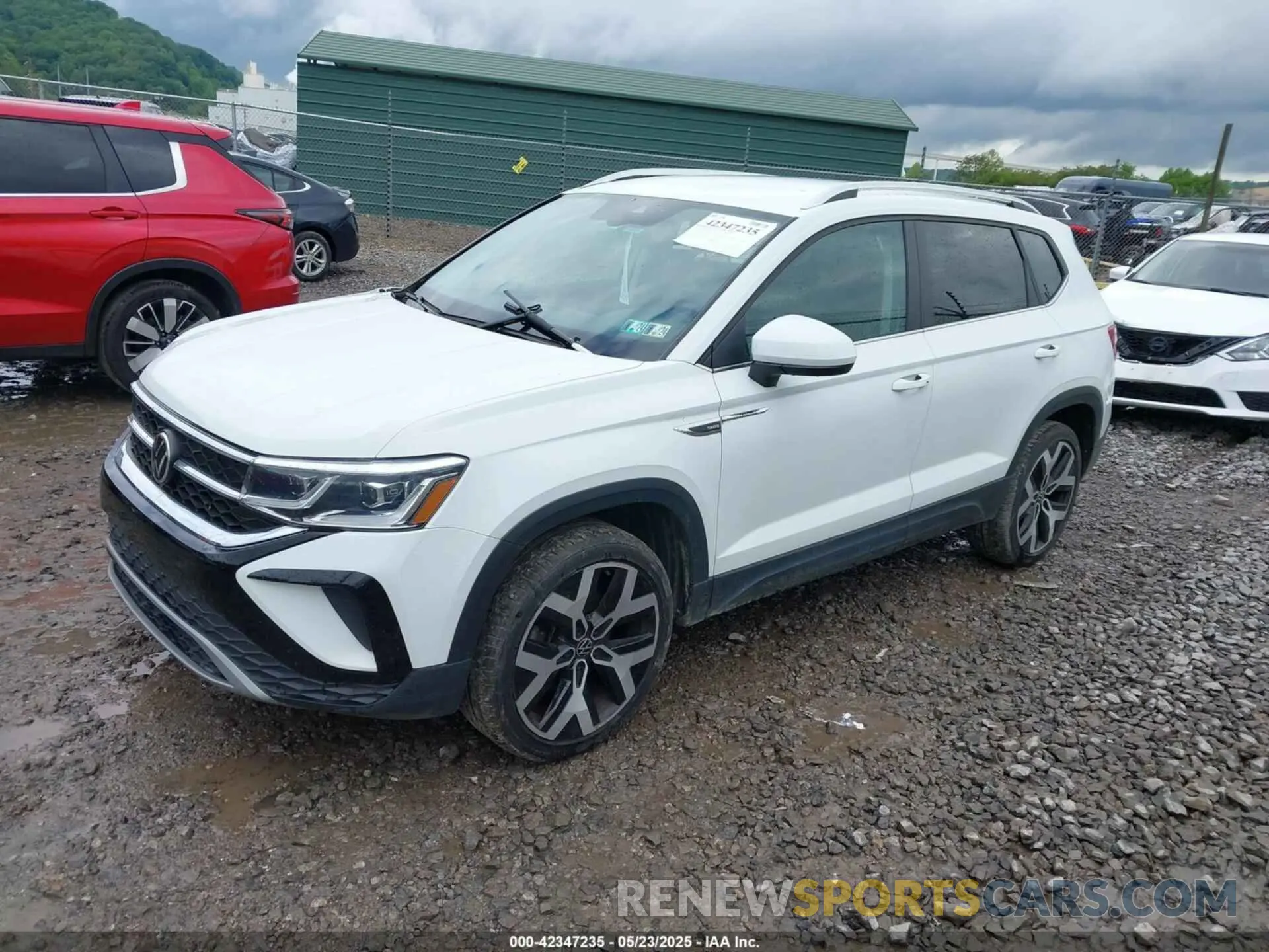 2 Photograph of a damaged car 3VVJX7B23NM020157 VOLKSWAGEN TAOS 2022