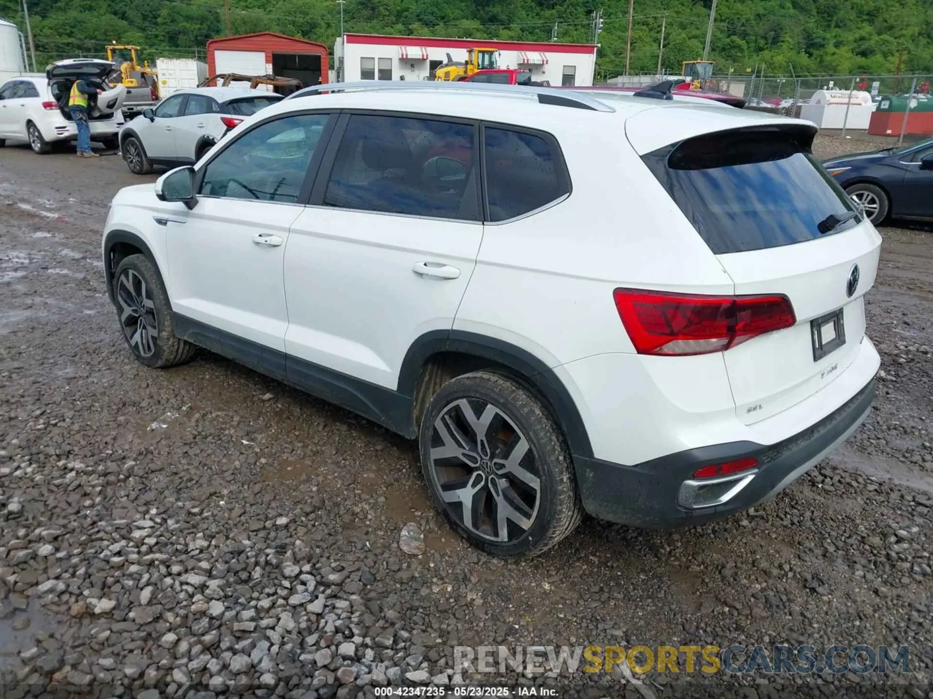3 Photograph of a damaged car 3VVJX7B23NM020157 VOLKSWAGEN TAOS 2022