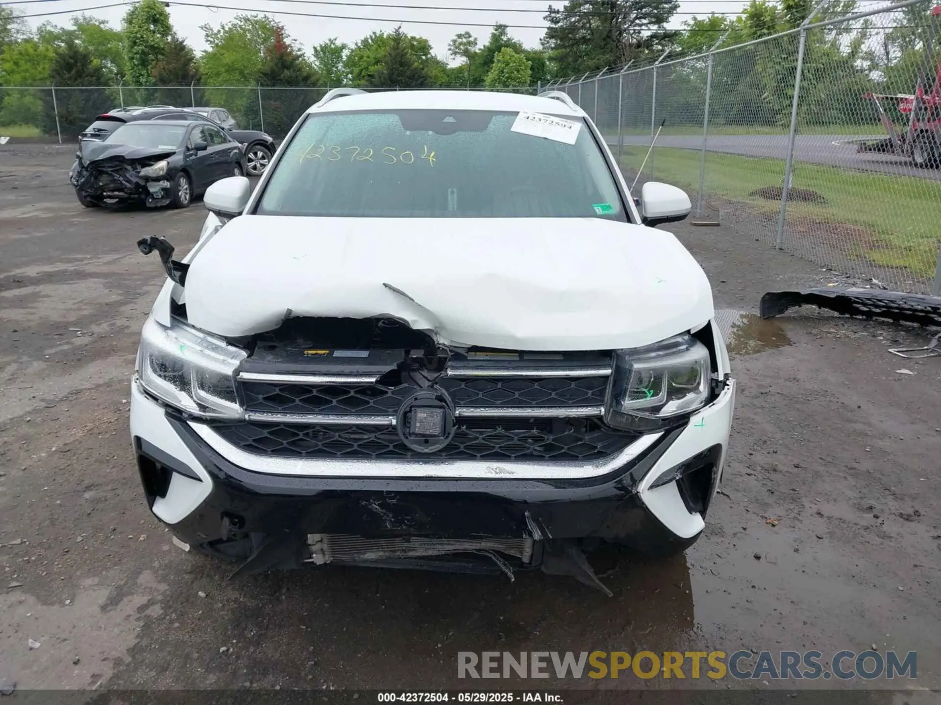 13 Photograph of a damaged car 3VVJX7B27NM022946 VOLKSWAGEN TAOS 2022