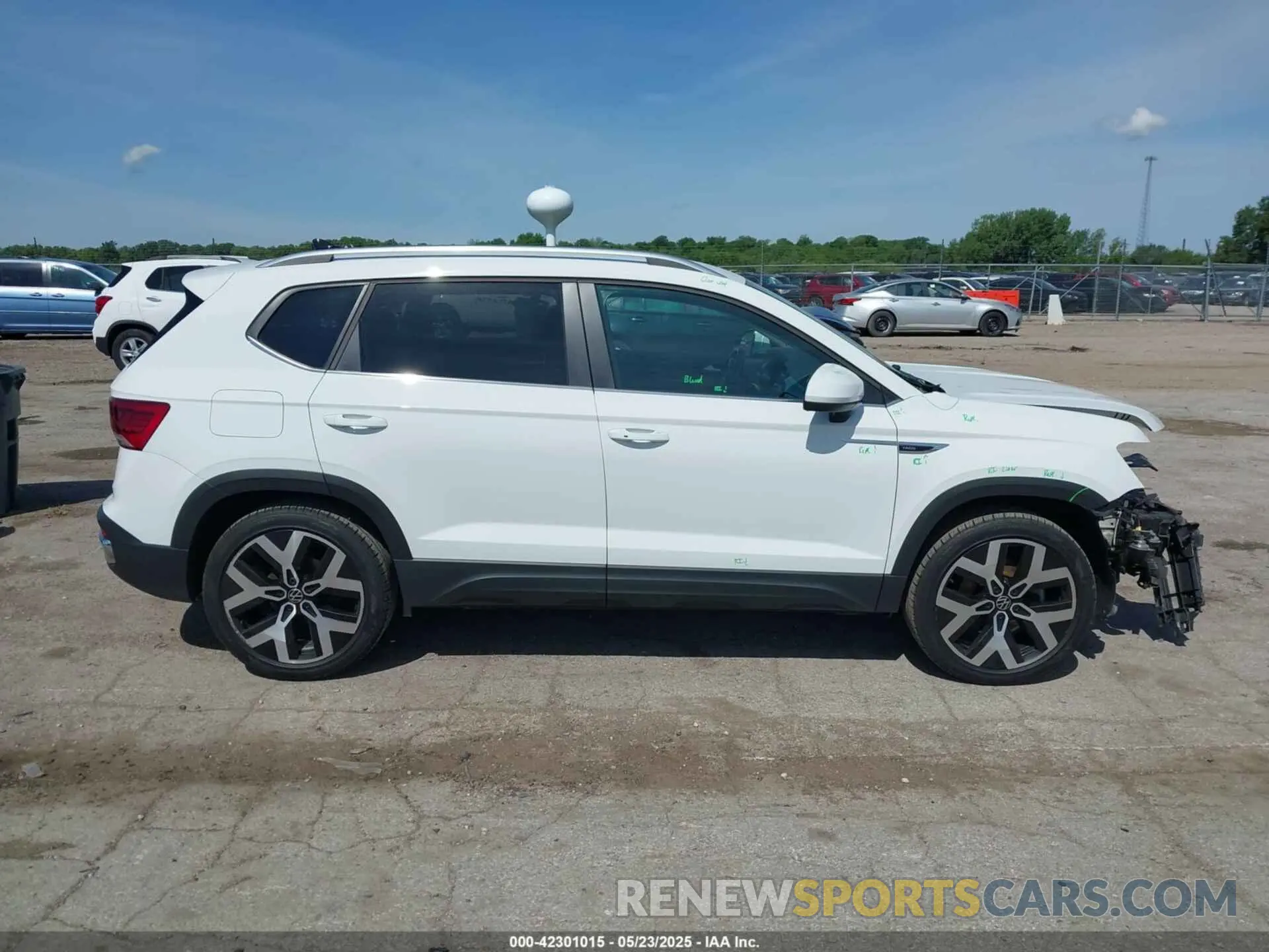 14 Photograph of a damaged car 3VVJX7B29NM043278 VOLKSWAGEN TAOS 2022
