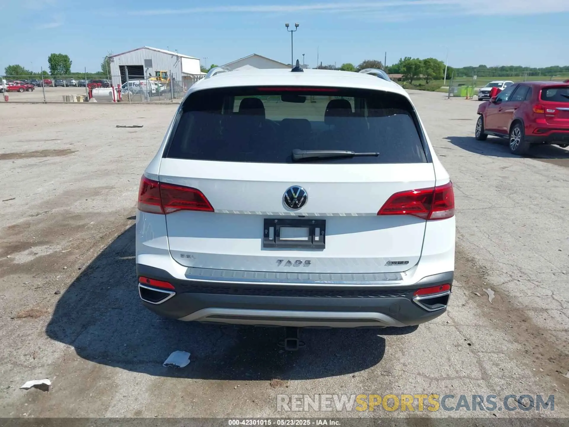 17 Photograph of a damaged car 3VVJX7B29NM043278 VOLKSWAGEN TAOS 2022