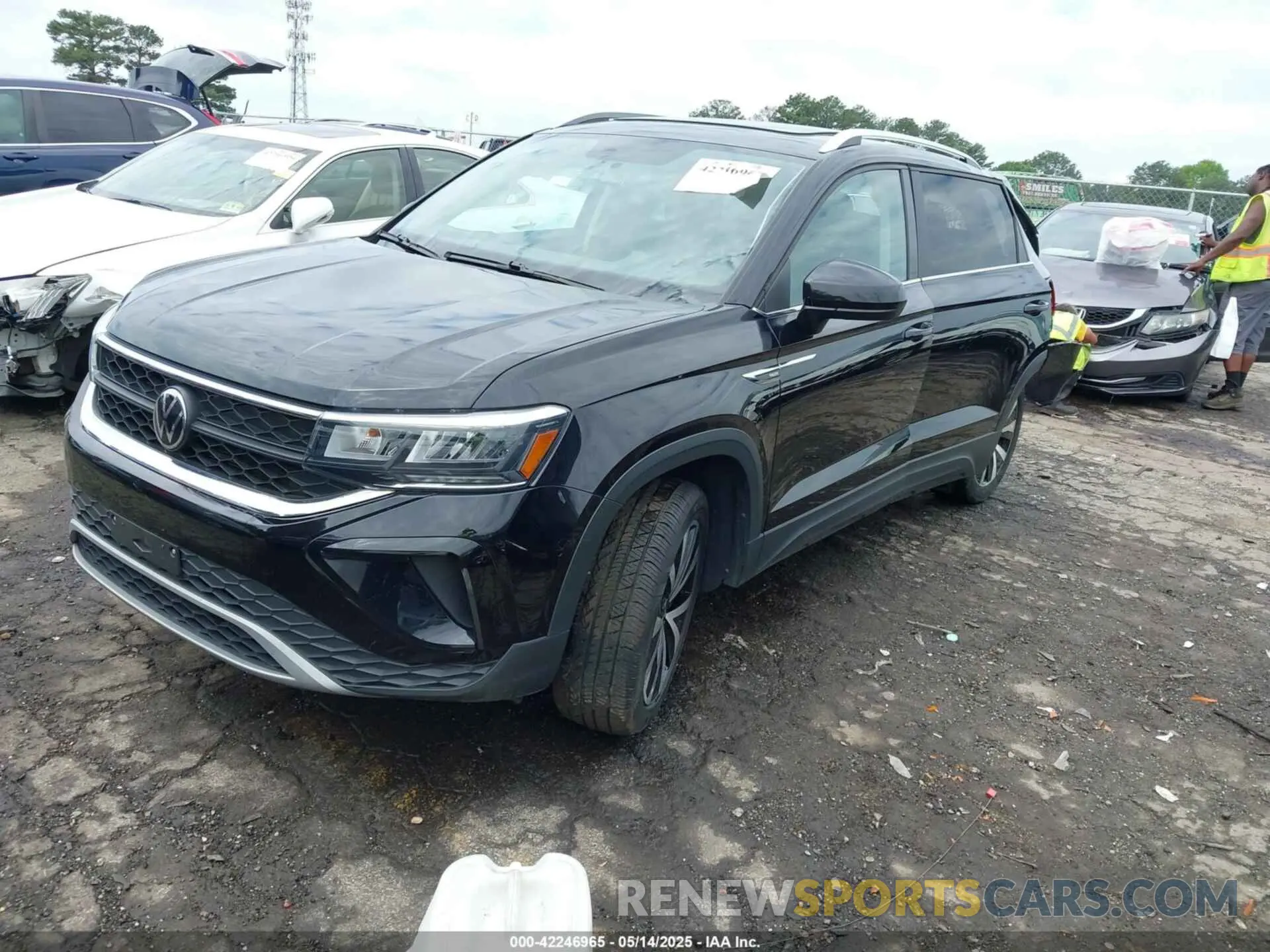 2 Photograph of a damaged car 3VVLX7B23NM082909 VOLKSWAGEN TAOS 2022