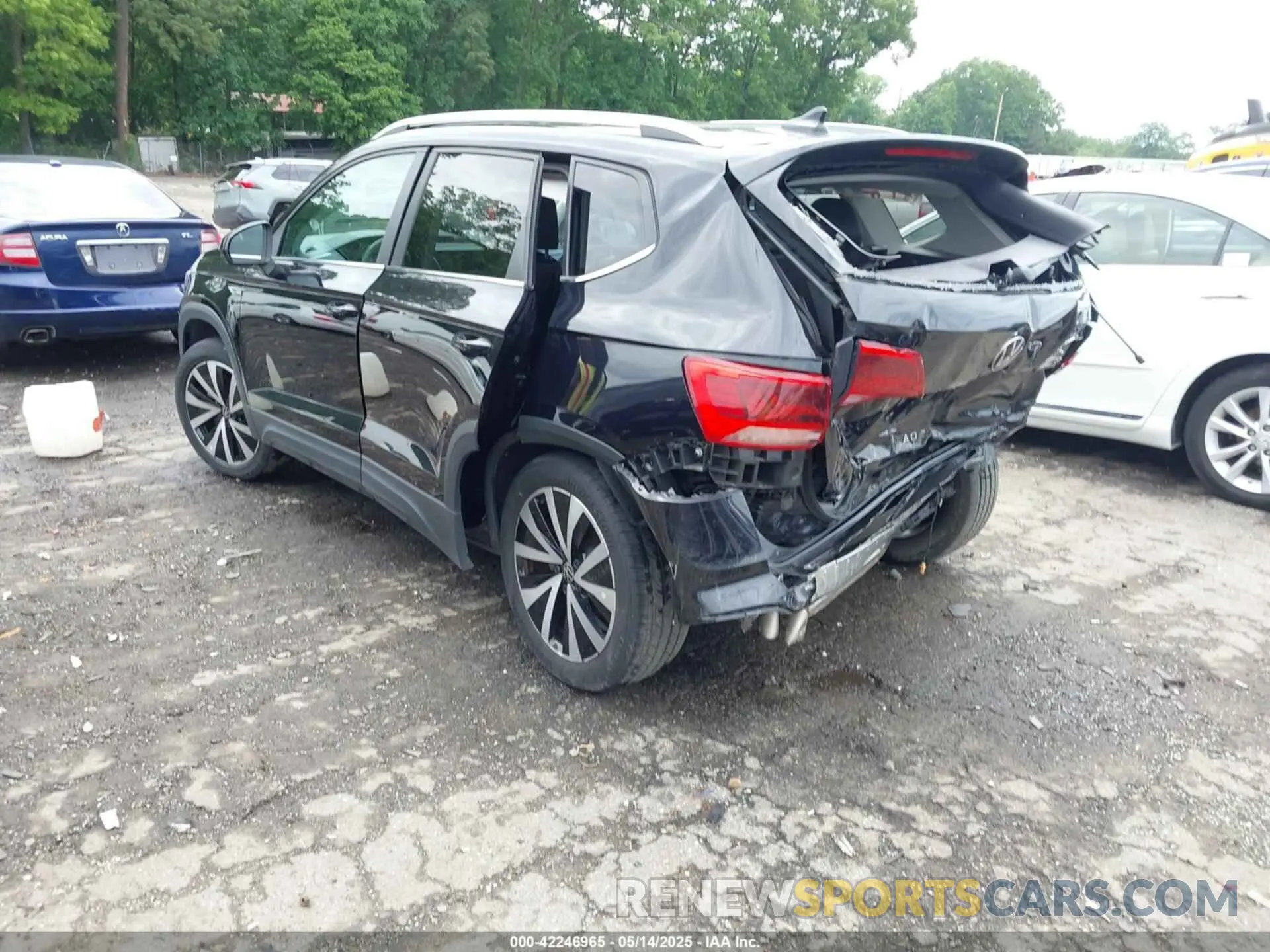 3 Photograph of a damaged car 3VVLX7B23NM082909 VOLKSWAGEN TAOS 2022