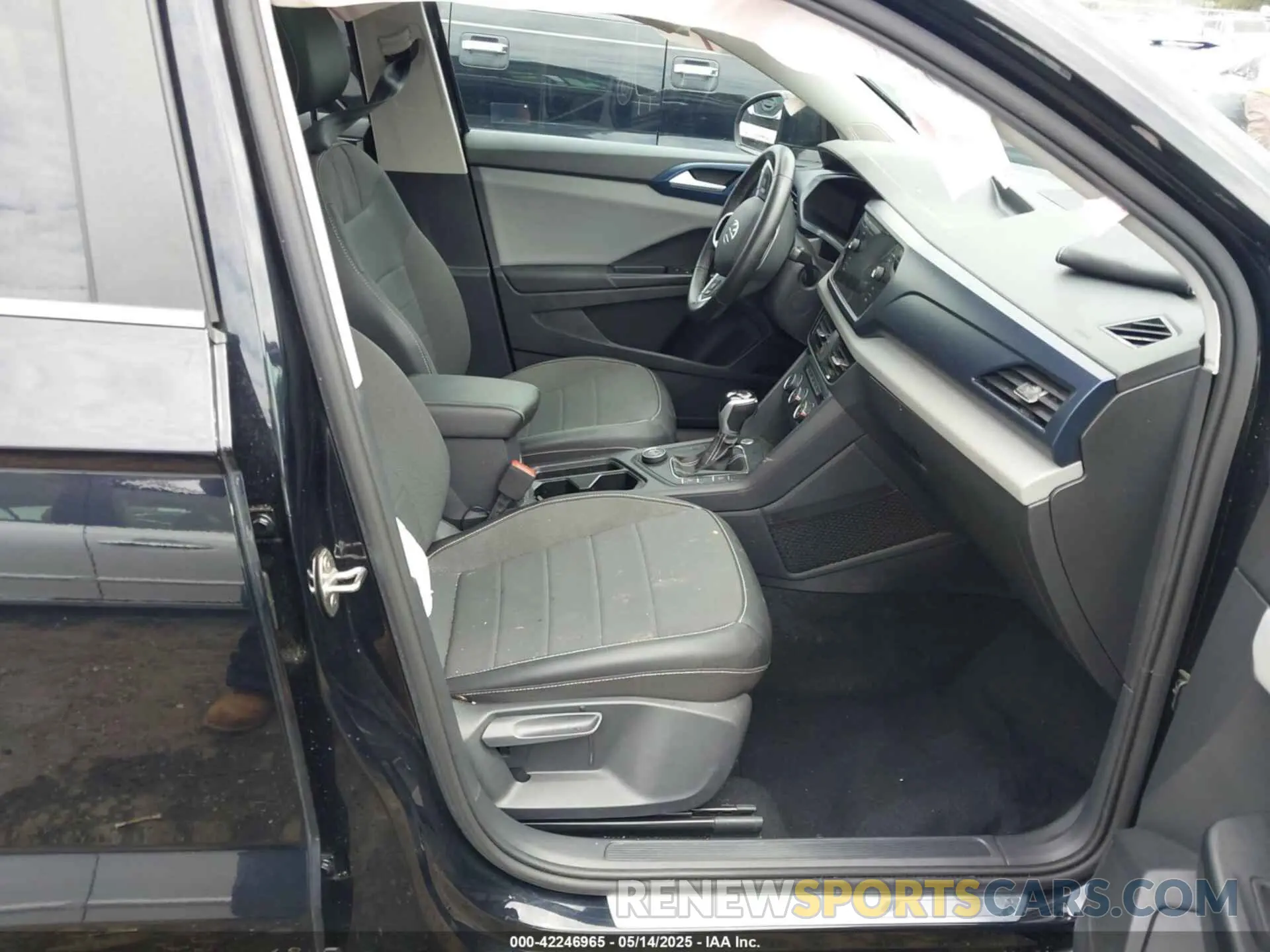 5 Photograph of a damaged car 3VVLX7B23NM082909 VOLKSWAGEN TAOS 2022