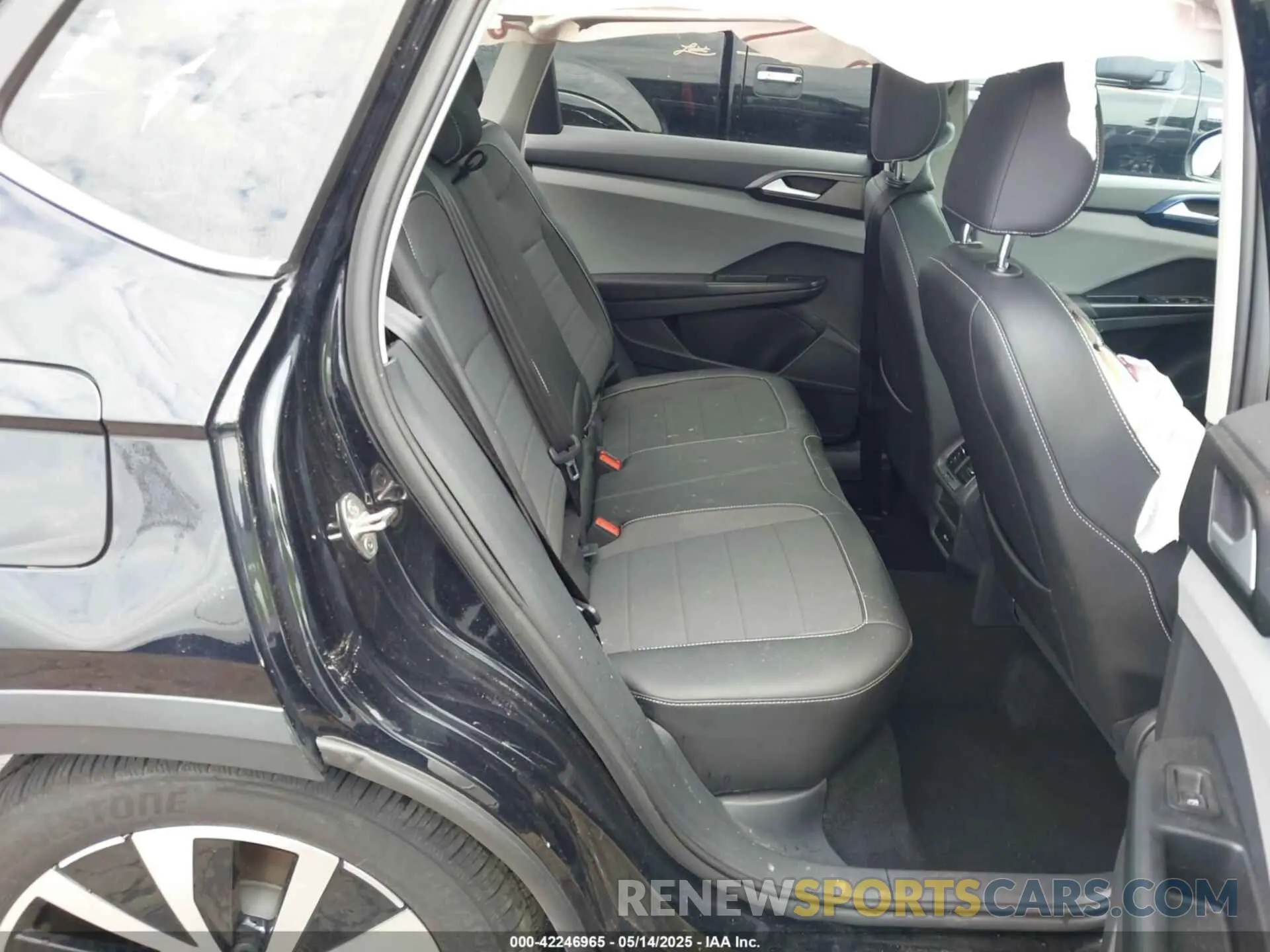 8 Photograph of a damaged car 3VVLX7B23NM082909 VOLKSWAGEN TAOS 2022