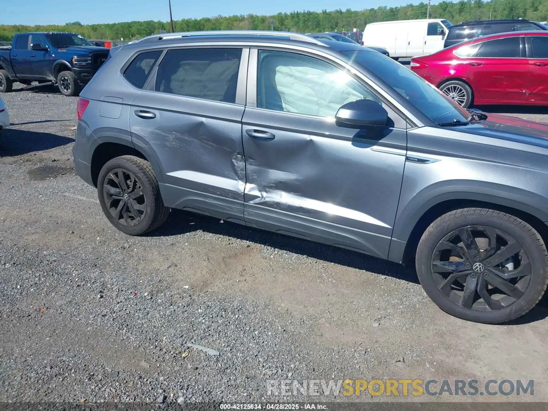 6 Photograph of a damaged car 3VVLX7B23NM083106 VOLKSWAGEN TAOS 2022