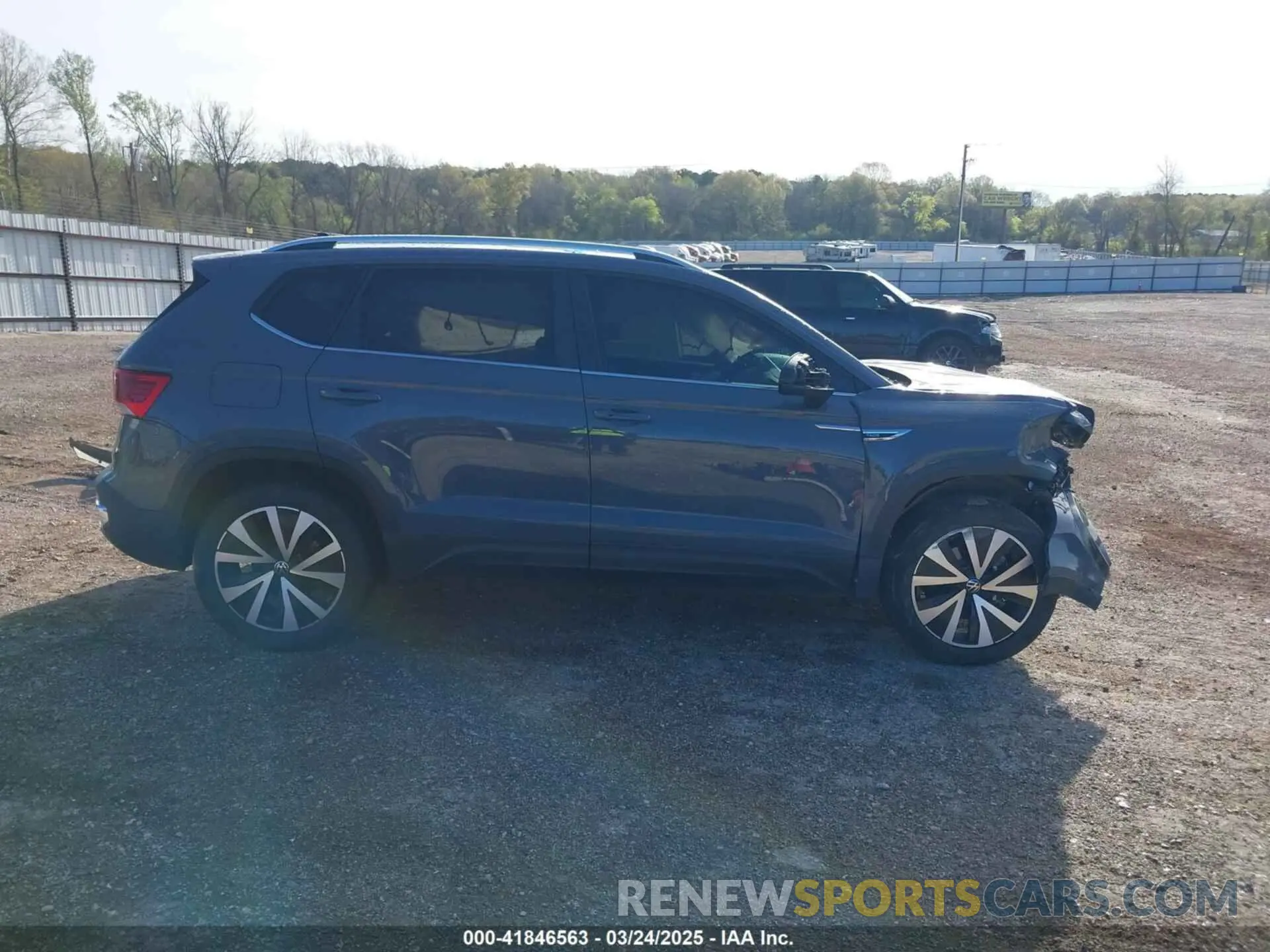 14 Photograph of a damaged car 3VVLX7B26NM077297 VOLKSWAGEN TAOS 2022