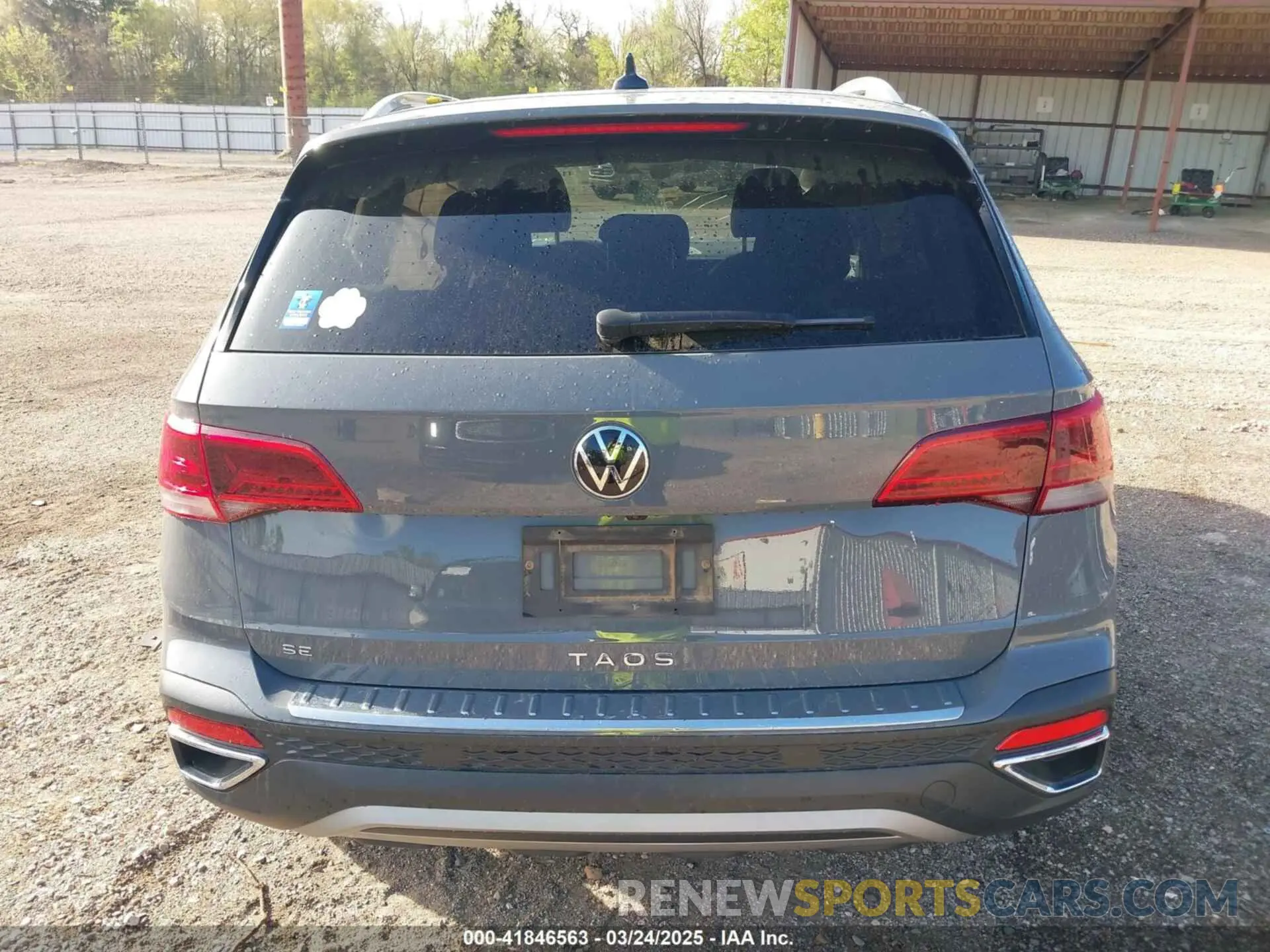 17 Photograph of a damaged car 3VVLX7B26NM077297 VOLKSWAGEN TAOS 2022