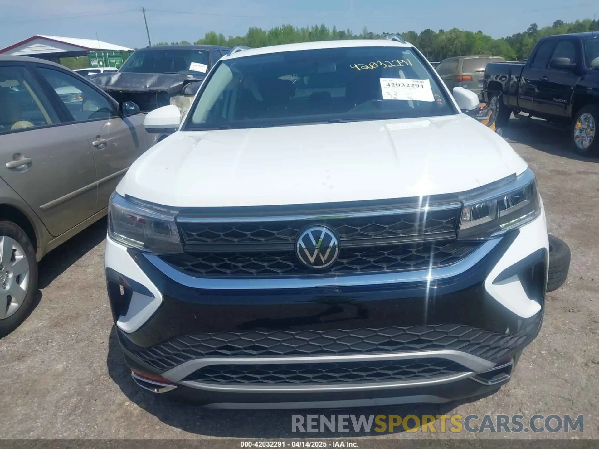 13 Photograph of a damaged car 3VVLX7B26NM090163 VOLKSWAGEN TAOS 2022