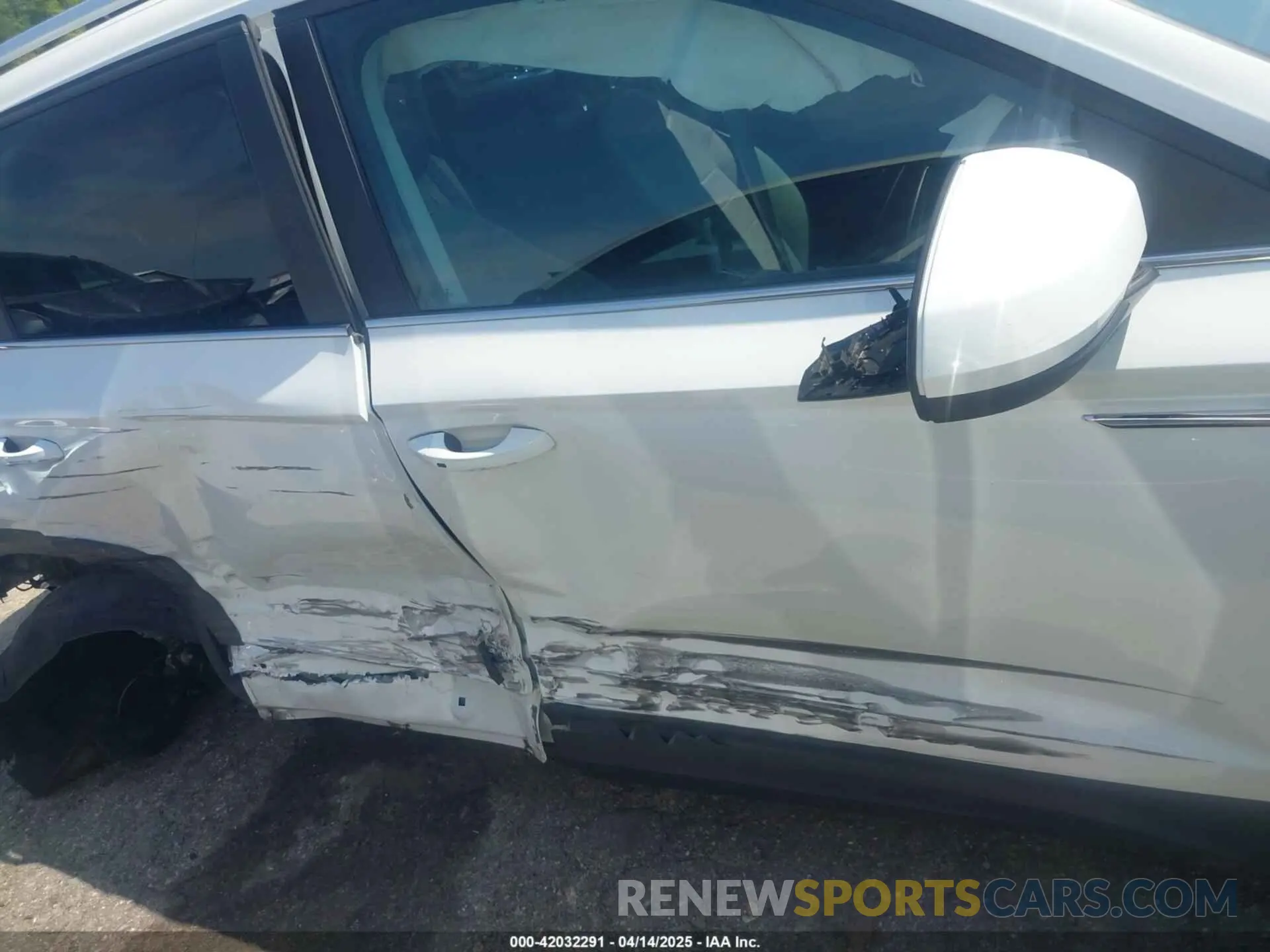 14 Photograph of a damaged car 3VVLX7B26NM090163 VOLKSWAGEN TAOS 2022
