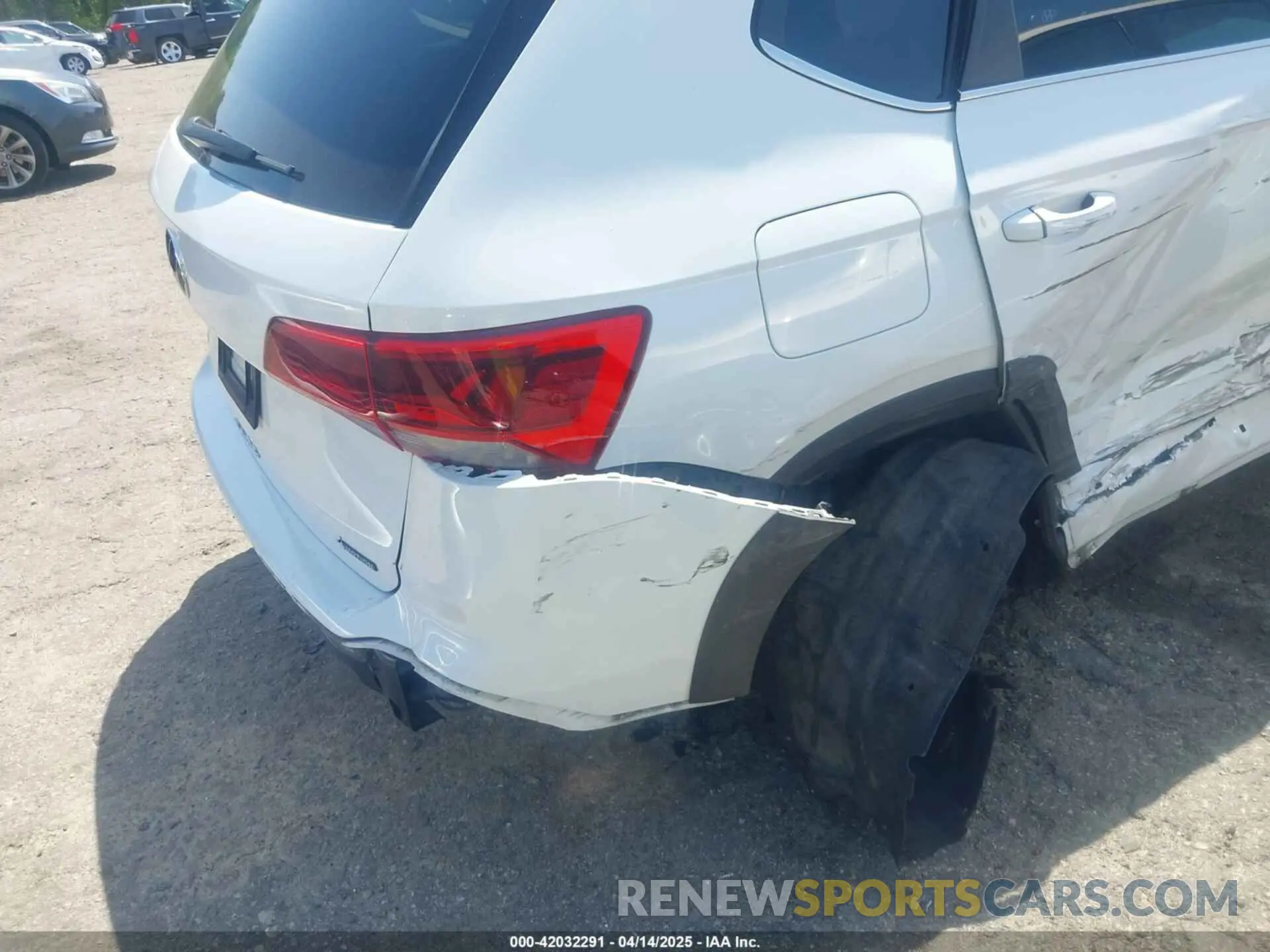 18 Photograph of a damaged car 3VVLX7B26NM090163 VOLKSWAGEN TAOS 2022