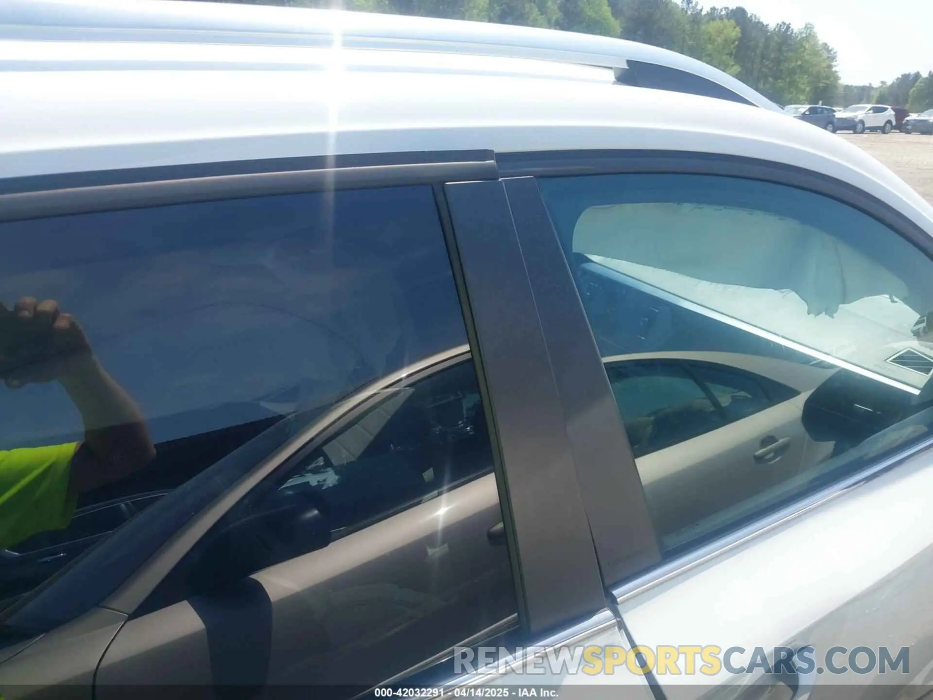 21 Photograph of a damaged car 3VVLX7B26NM090163 VOLKSWAGEN TAOS 2022