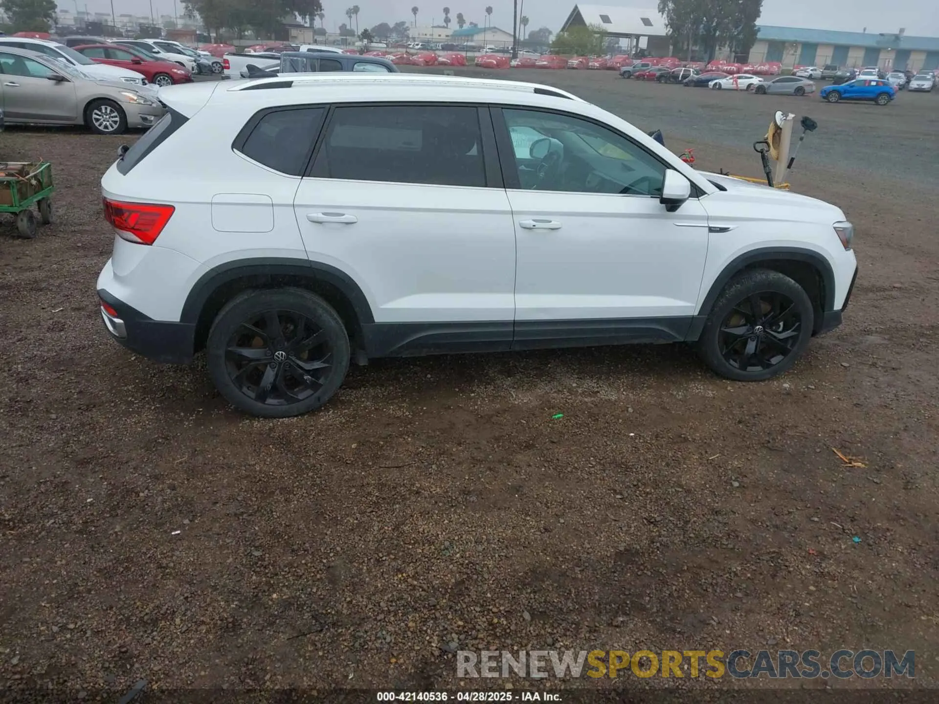 13 Photograph of a damaged car 3VVLX7B27NM044843 VOLKSWAGEN TAOS 2022