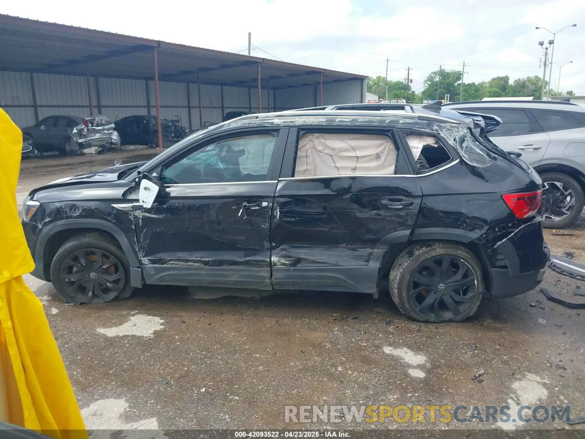 13 Photograph of a damaged car 3VVLX7B2XNM035960 VOLKSWAGEN TAOS 2022