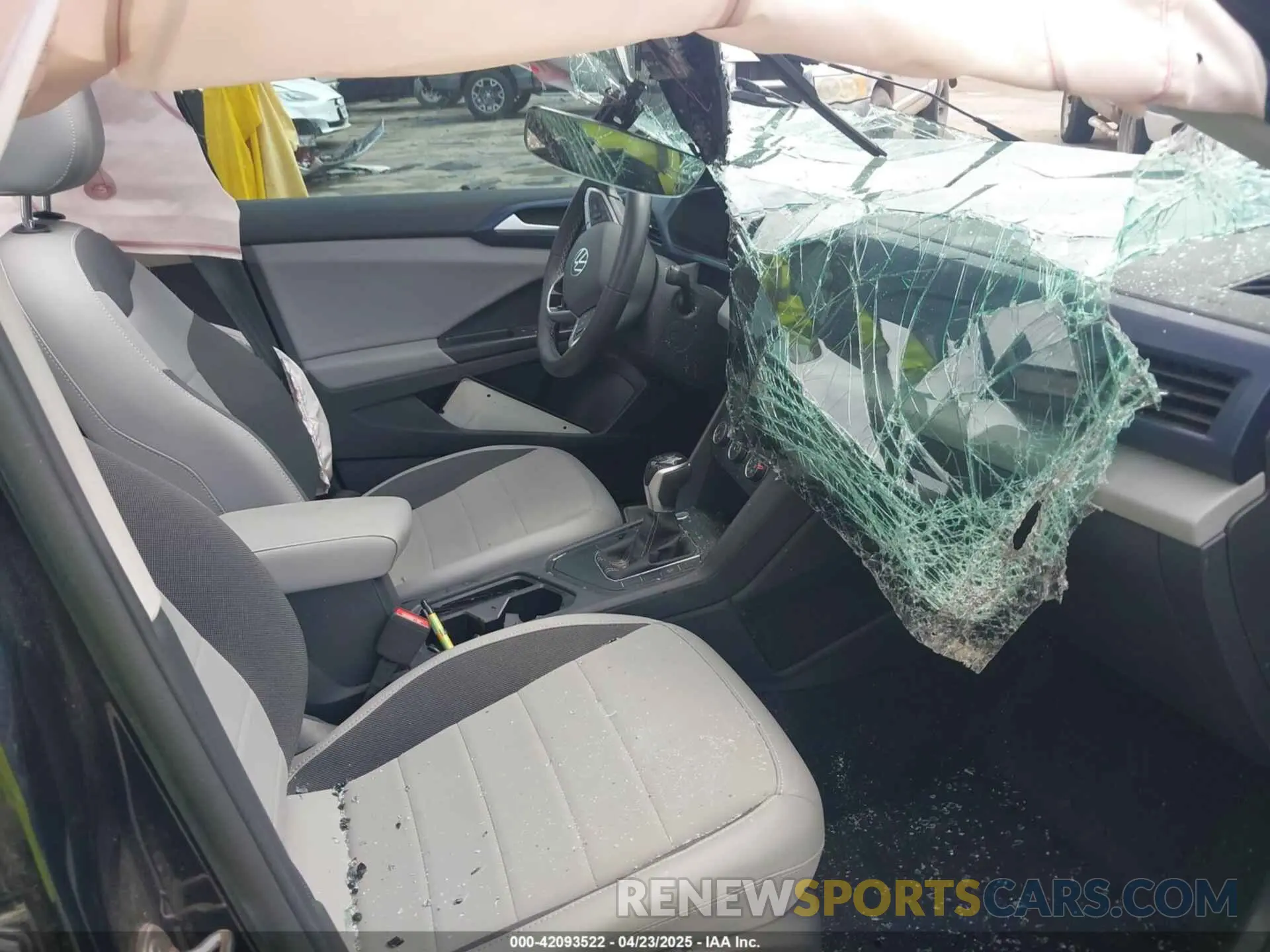 5 Photograph of a damaged car 3VVLX7B2XNM035960 VOLKSWAGEN TAOS 2022