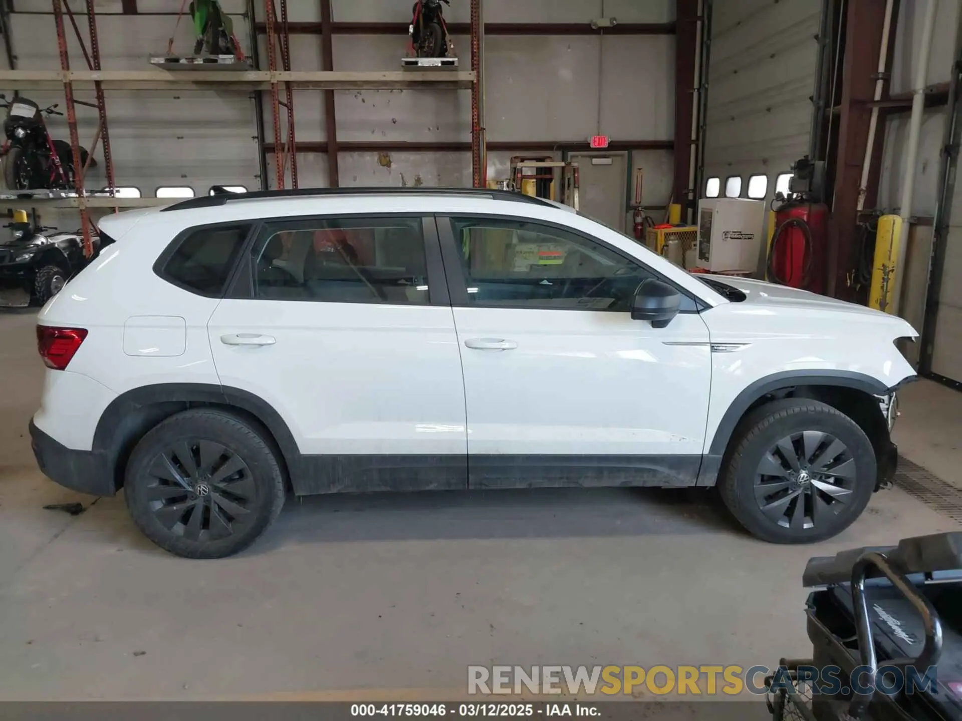 13 Photograph of a damaged car 3VVMX7B24NM036848 VOLKSWAGEN TAOS 2022