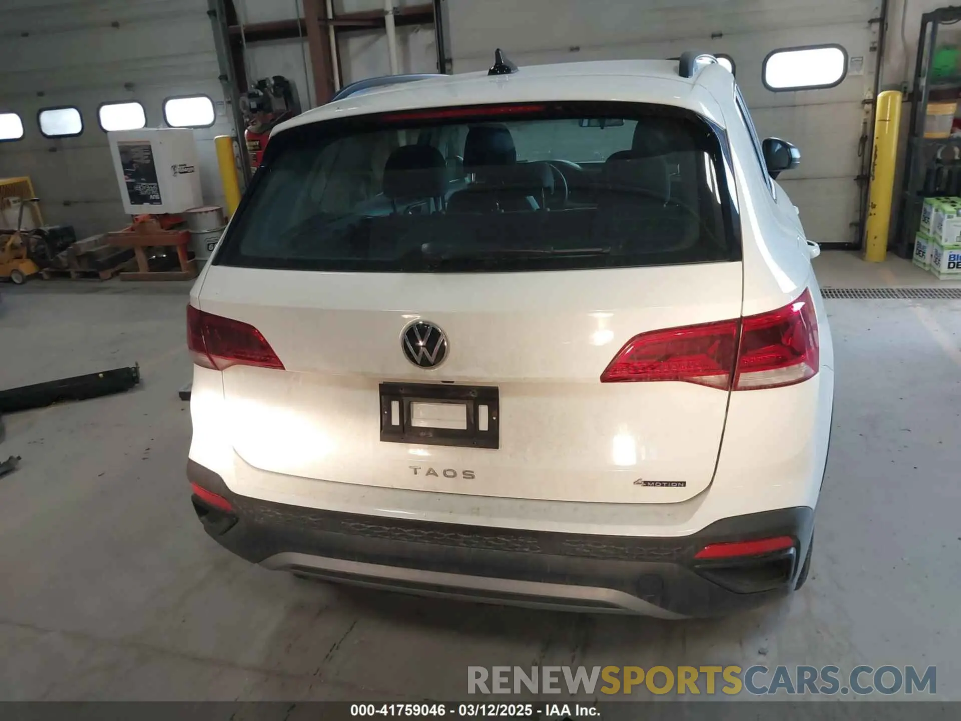 16 Photograph of a damaged car 3VVMX7B24NM036848 VOLKSWAGEN TAOS 2022