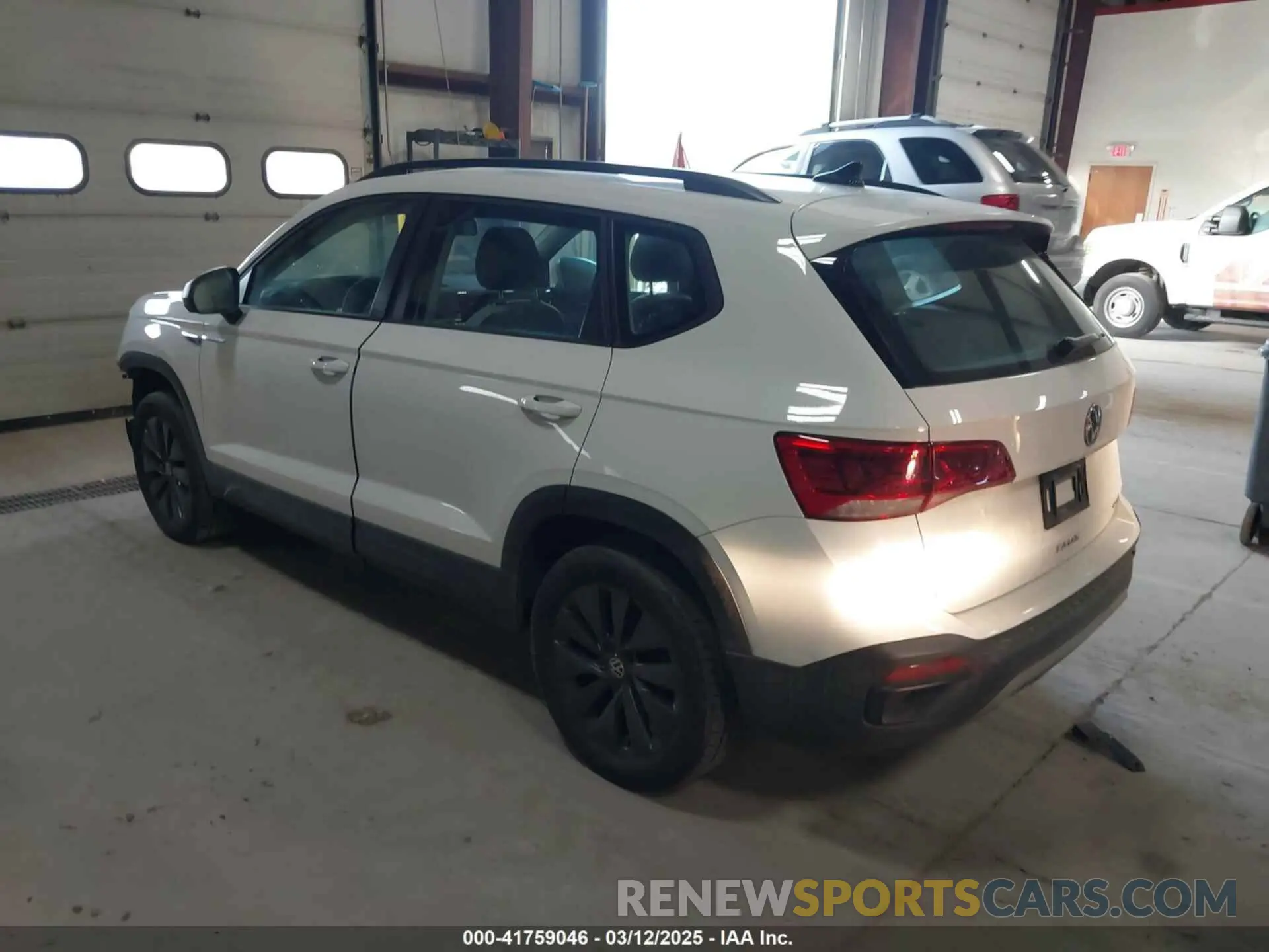 3 Photograph of a damaged car 3VVMX7B24NM036848 VOLKSWAGEN TAOS 2022