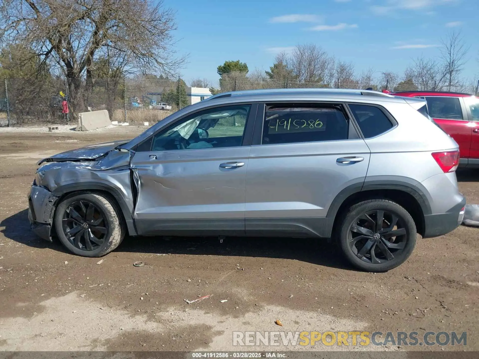 13 Photograph of a damaged car 3VVPX7B26NM033169 VOLKSWAGEN TAOS 2022