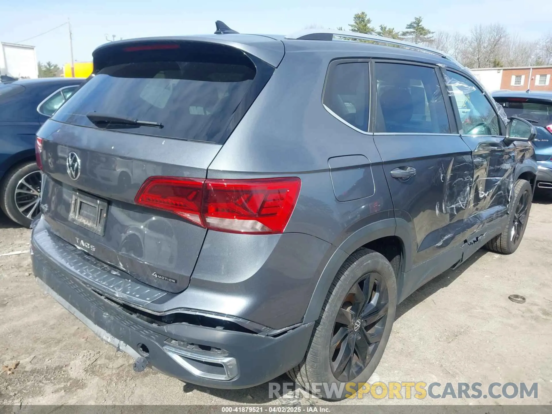 4 Photograph of a damaged car 3VVPX7B27NM087953 VOLKSWAGEN TAOS 2022