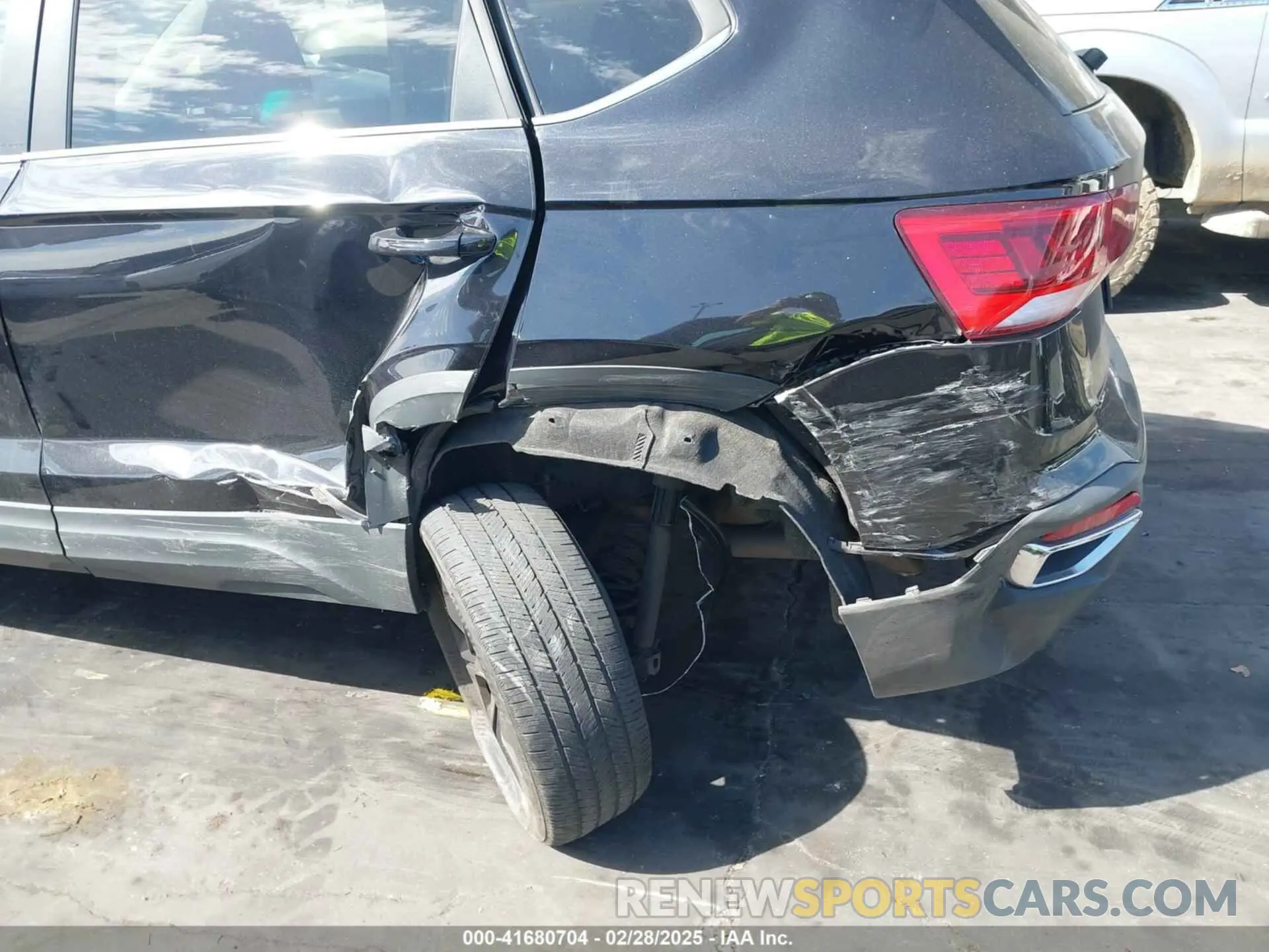 12 Photograph of a damaged car 3VVRX7B20NM028624 VOLKSWAGEN TAOS 2022