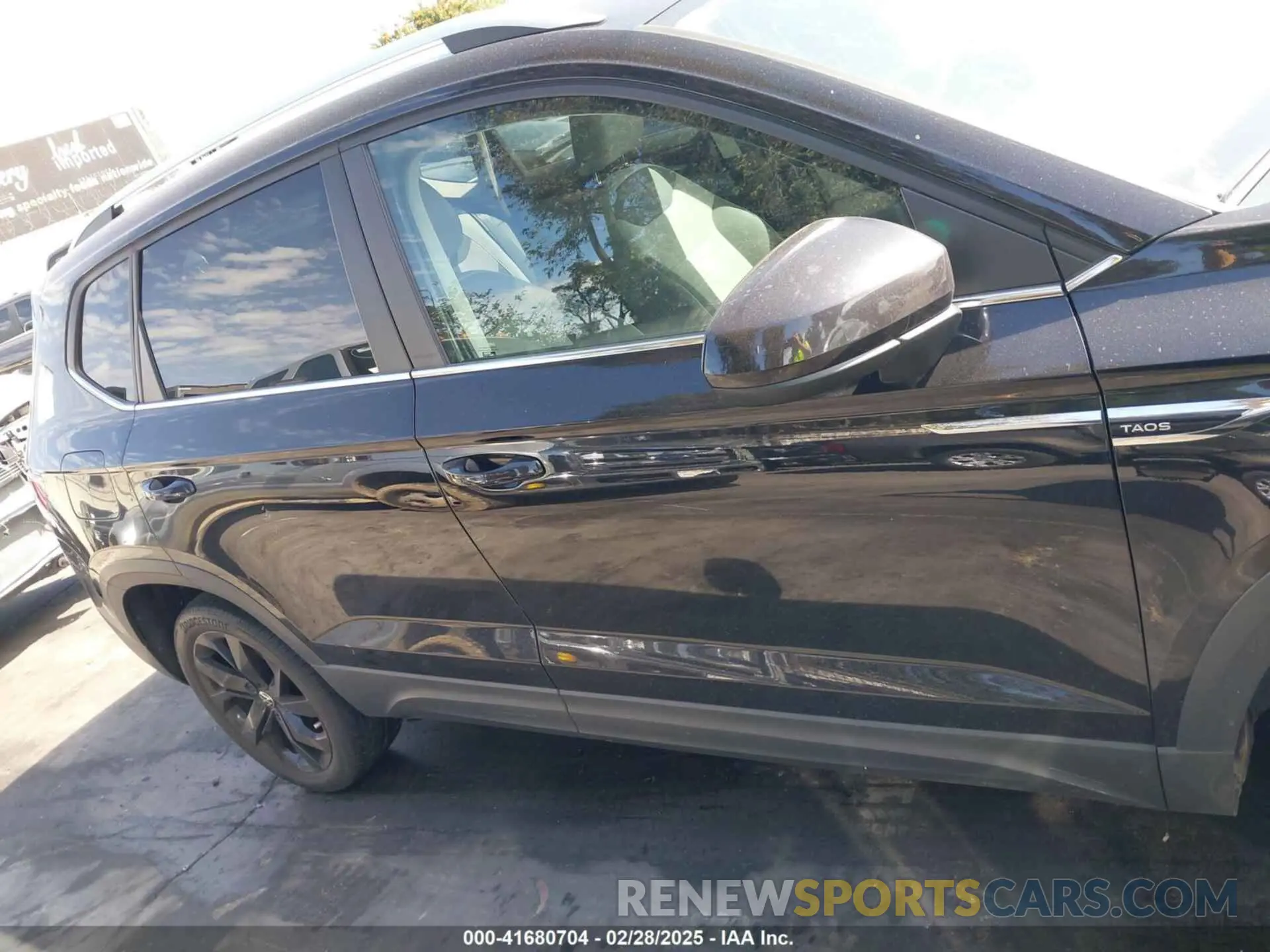 14 Photograph of a damaged car 3VVRX7B20NM028624 VOLKSWAGEN TAOS 2022
