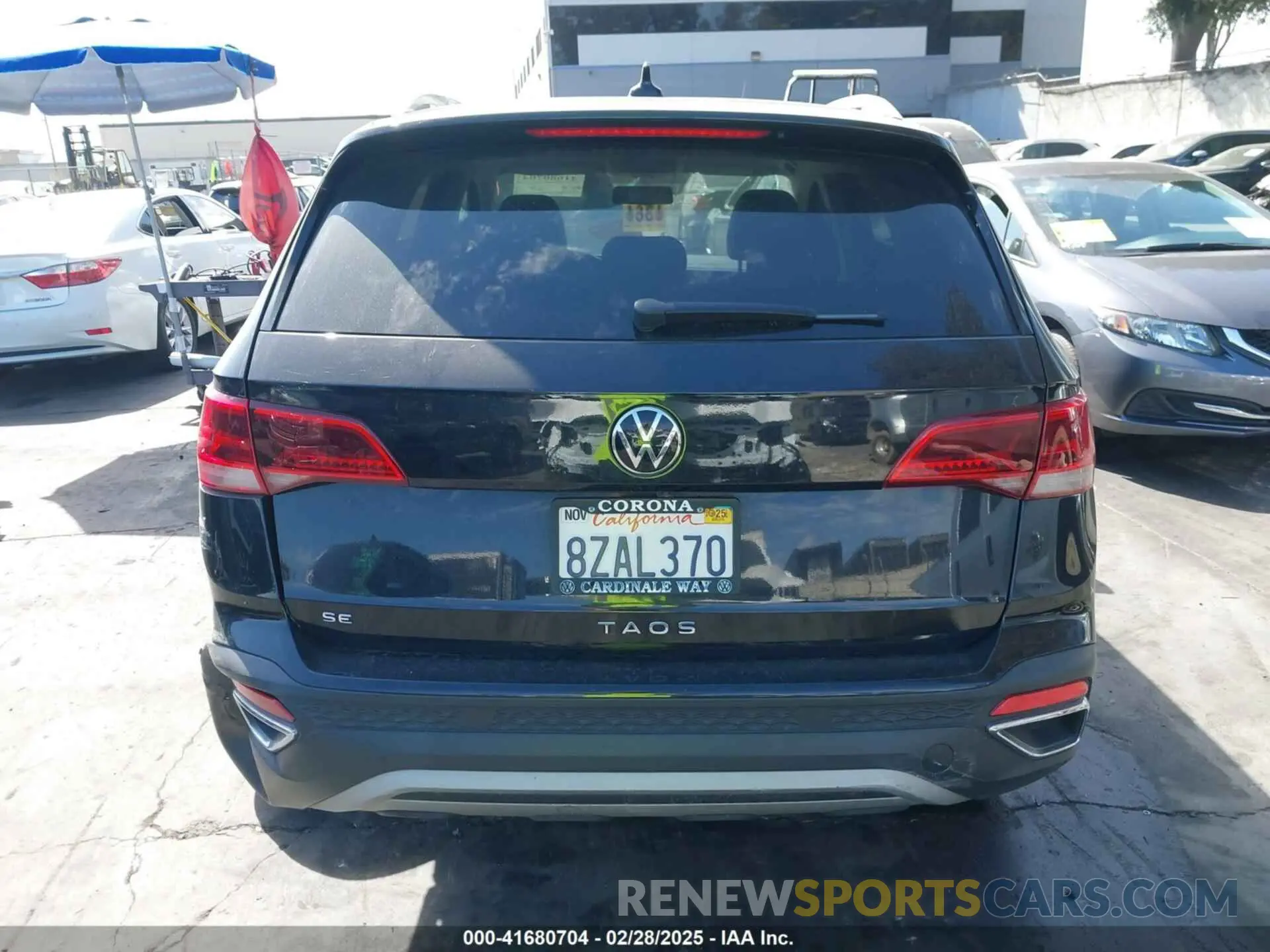 17 Photograph of a damaged car 3VVRX7B20NM028624 VOLKSWAGEN TAOS 2022