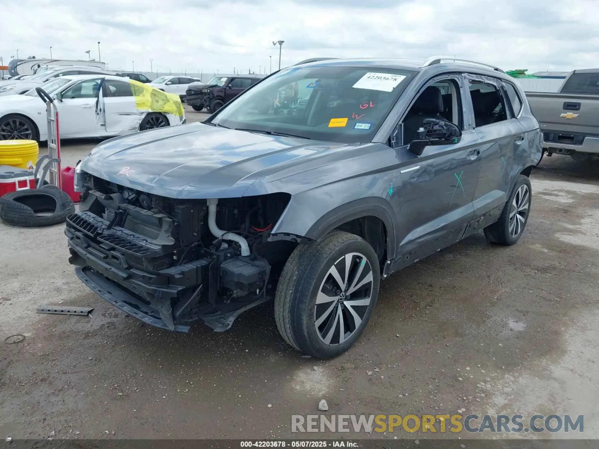 2 Photograph of a damaged car 3VVRX7B22NM036448 VOLKSWAGEN TAOS 2022