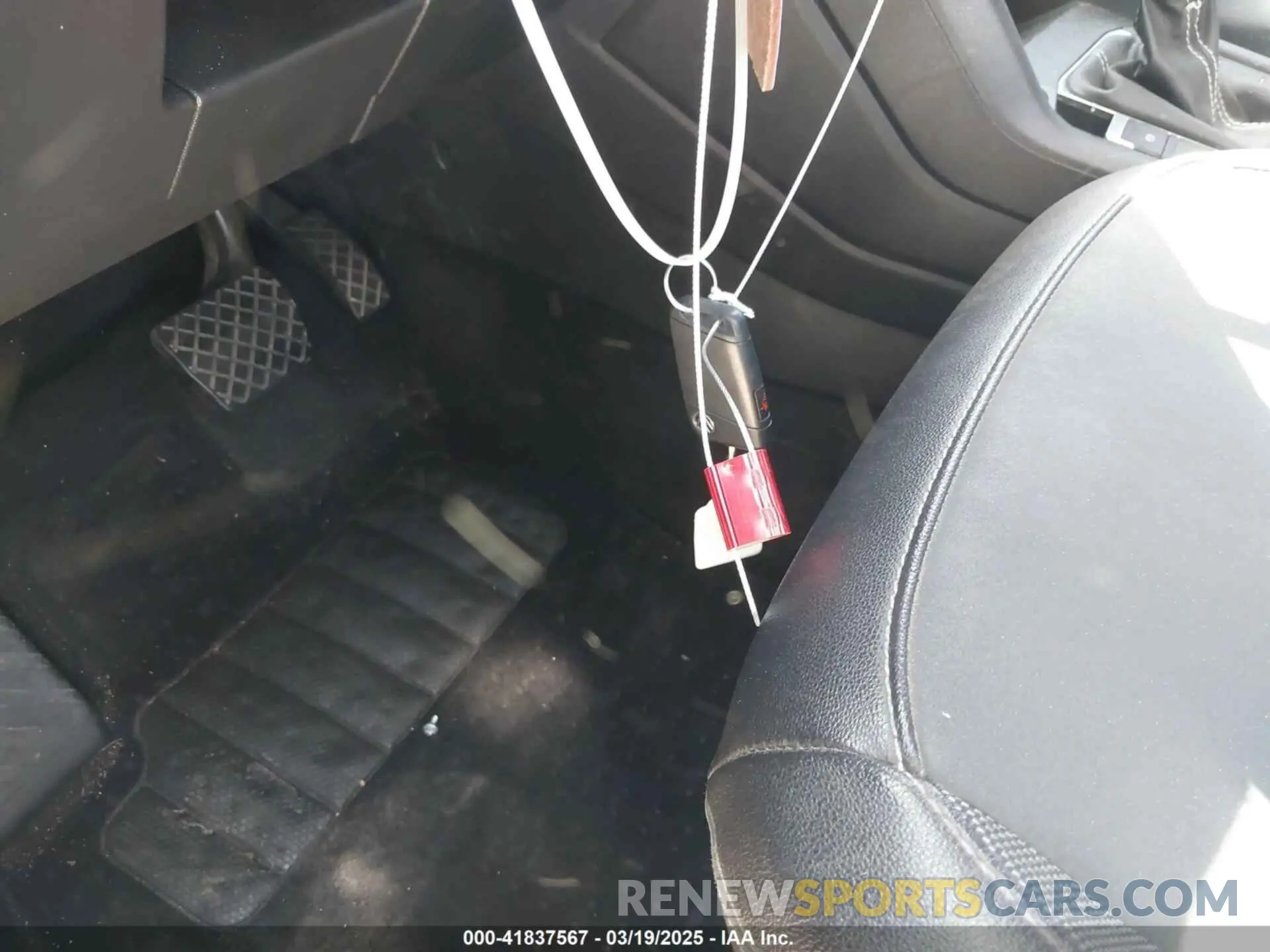 11 Photograph of a damaged car 3VVRX7B24NM021871 VOLKSWAGEN TAOS 2022