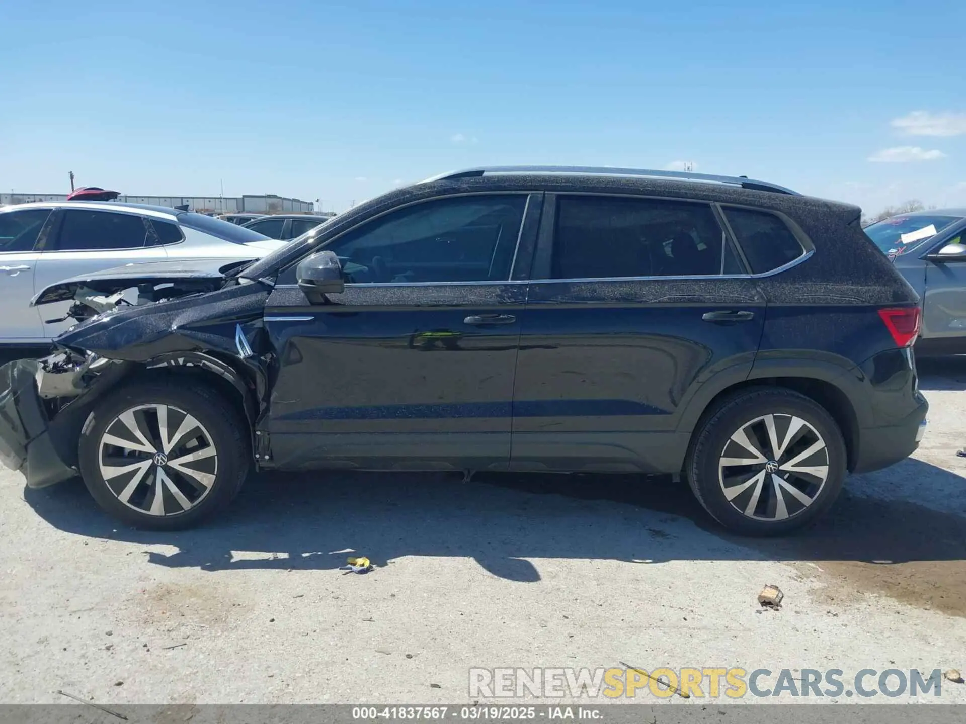 14 Photograph of a damaged car 3VVRX7B24NM021871 VOLKSWAGEN TAOS 2022