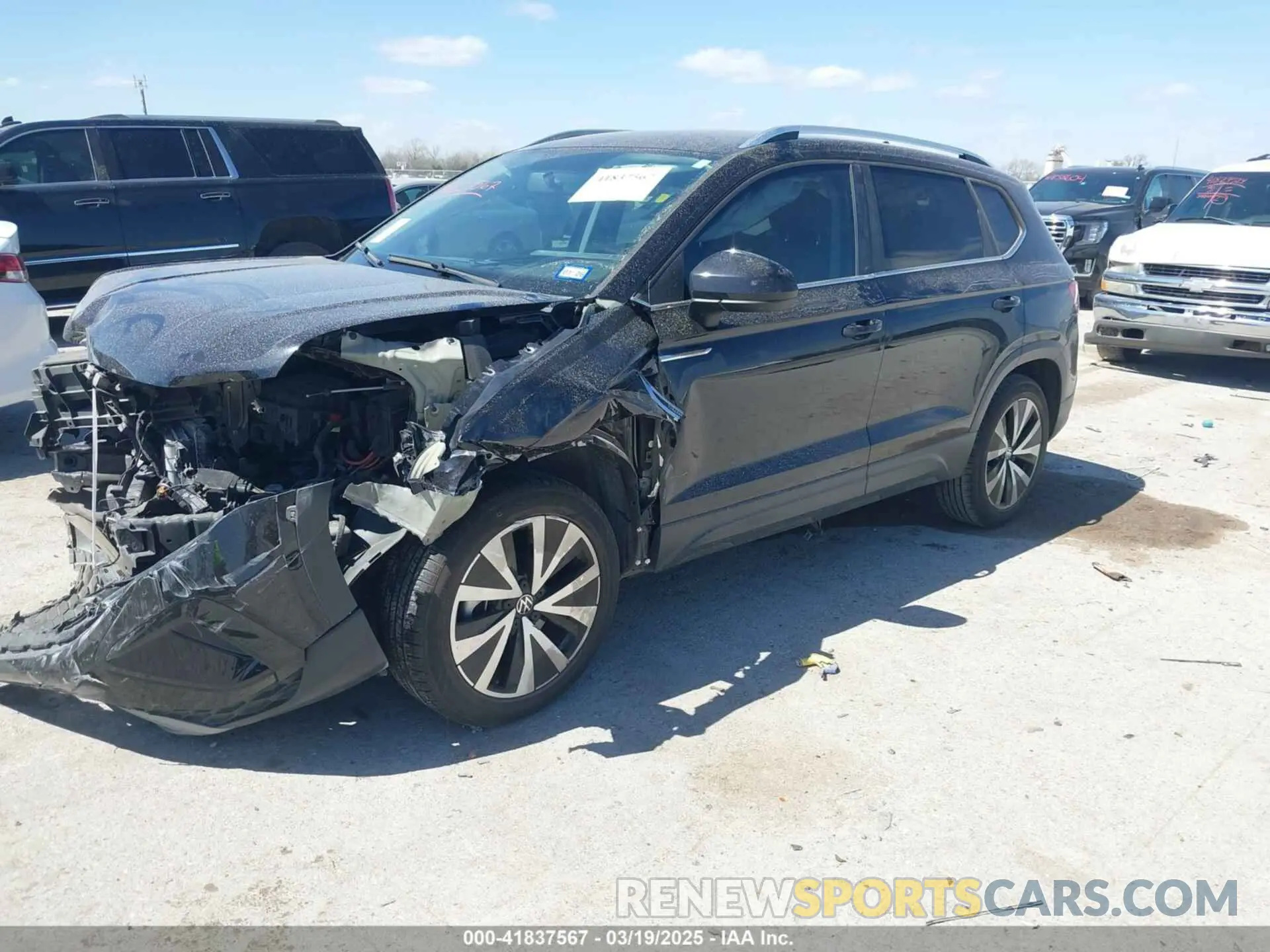 2 Photograph of a damaged car 3VVRX7B24NM021871 VOLKSWAGEN TAOS 2022