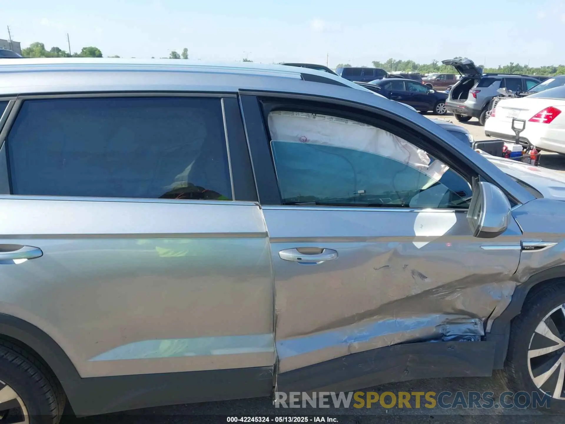13 Photograph of a damaged car 3VVRX7B24NM025936 VOLKSWAGEN TAOS 2022