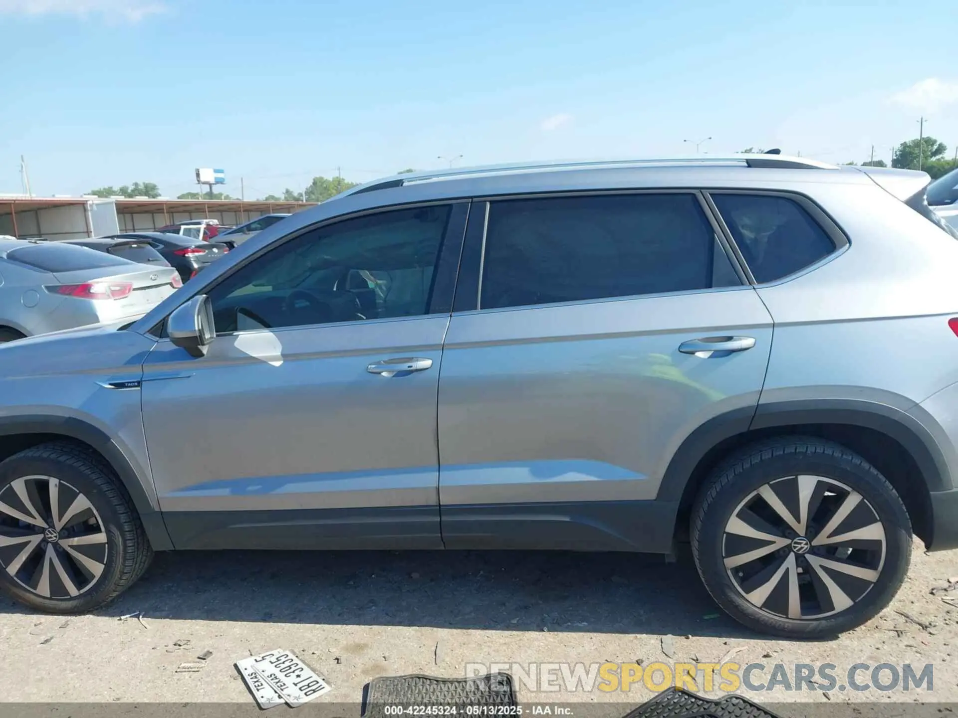 14 Photograph of a damaged car 3VVRX7B24NM025936 VOLKSWAGEN TAOS 2022