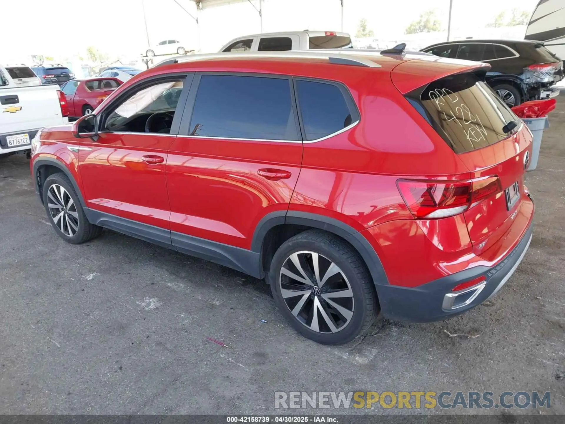 3 Photograph of a damaged car 3VVRX7B27NM091672 VOLKSWAGEN TAOS 2022